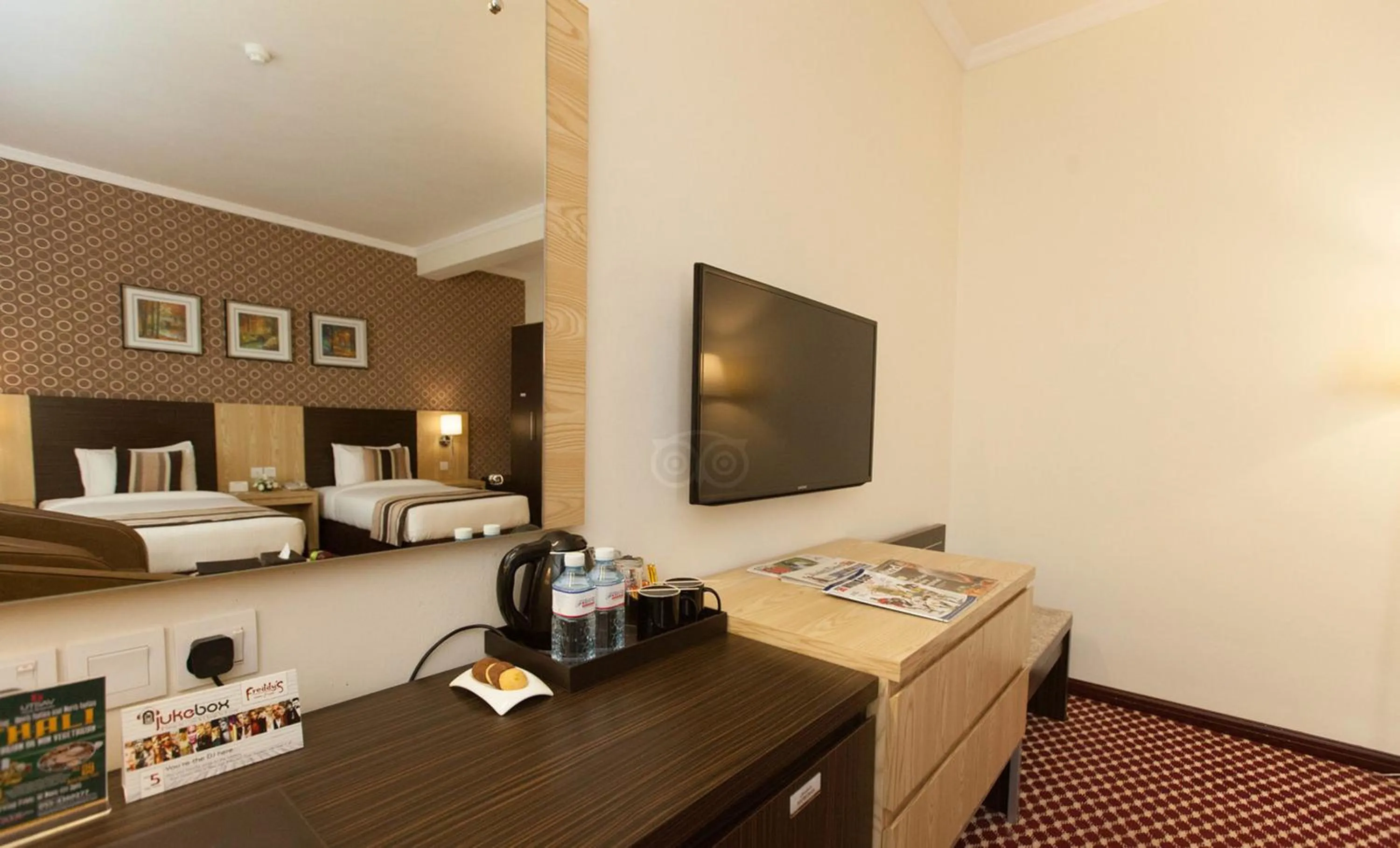TV and multimedia, Bed in Fortune Karama Hotel