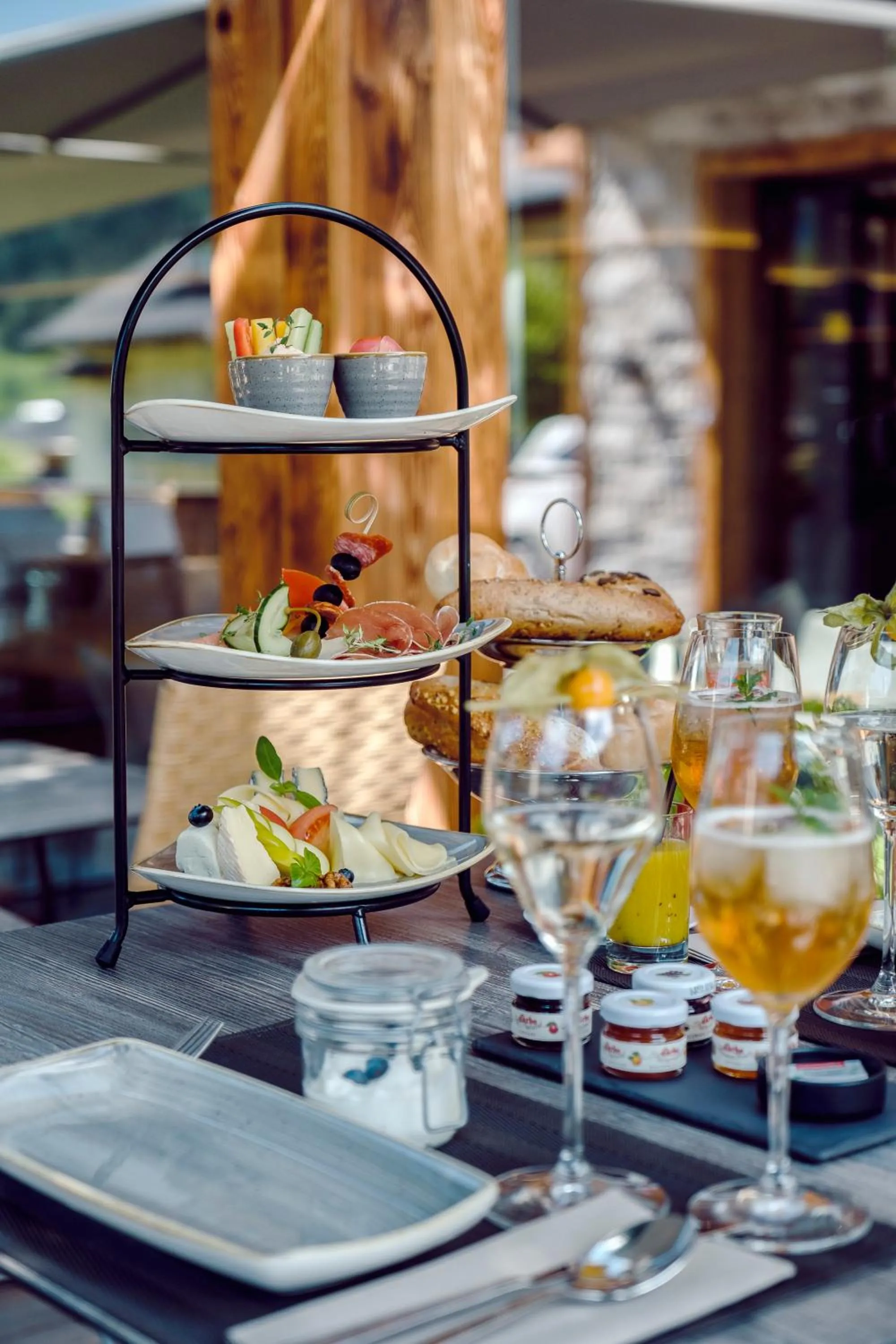 Breakfast in ALMMONTE PRÄCLARUM SUITES - Casual Boutique Hotel