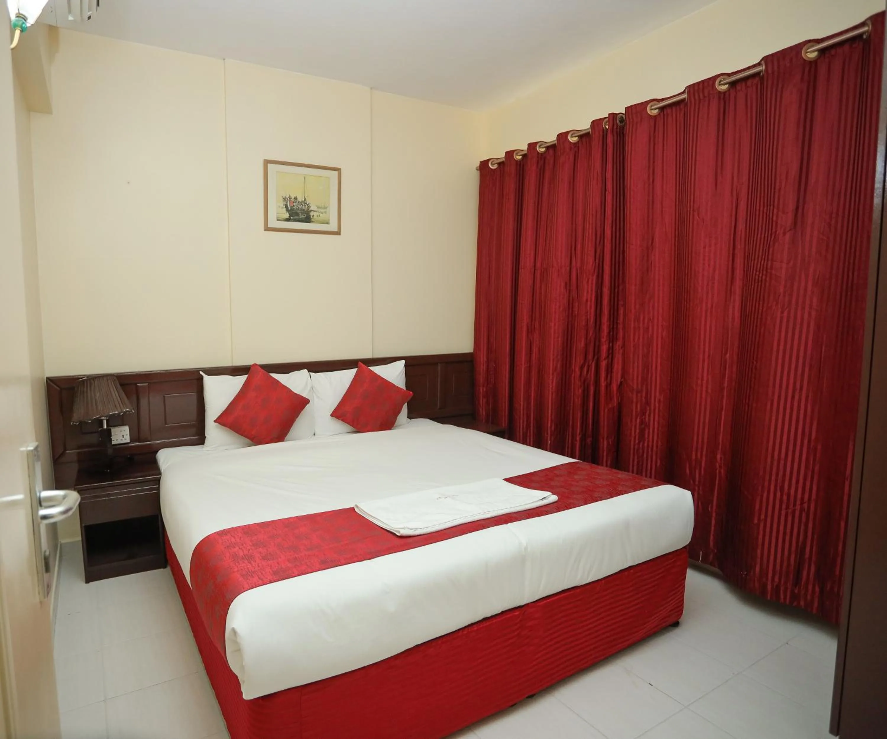 Bedroom, Bed in Al Sharq Hotel