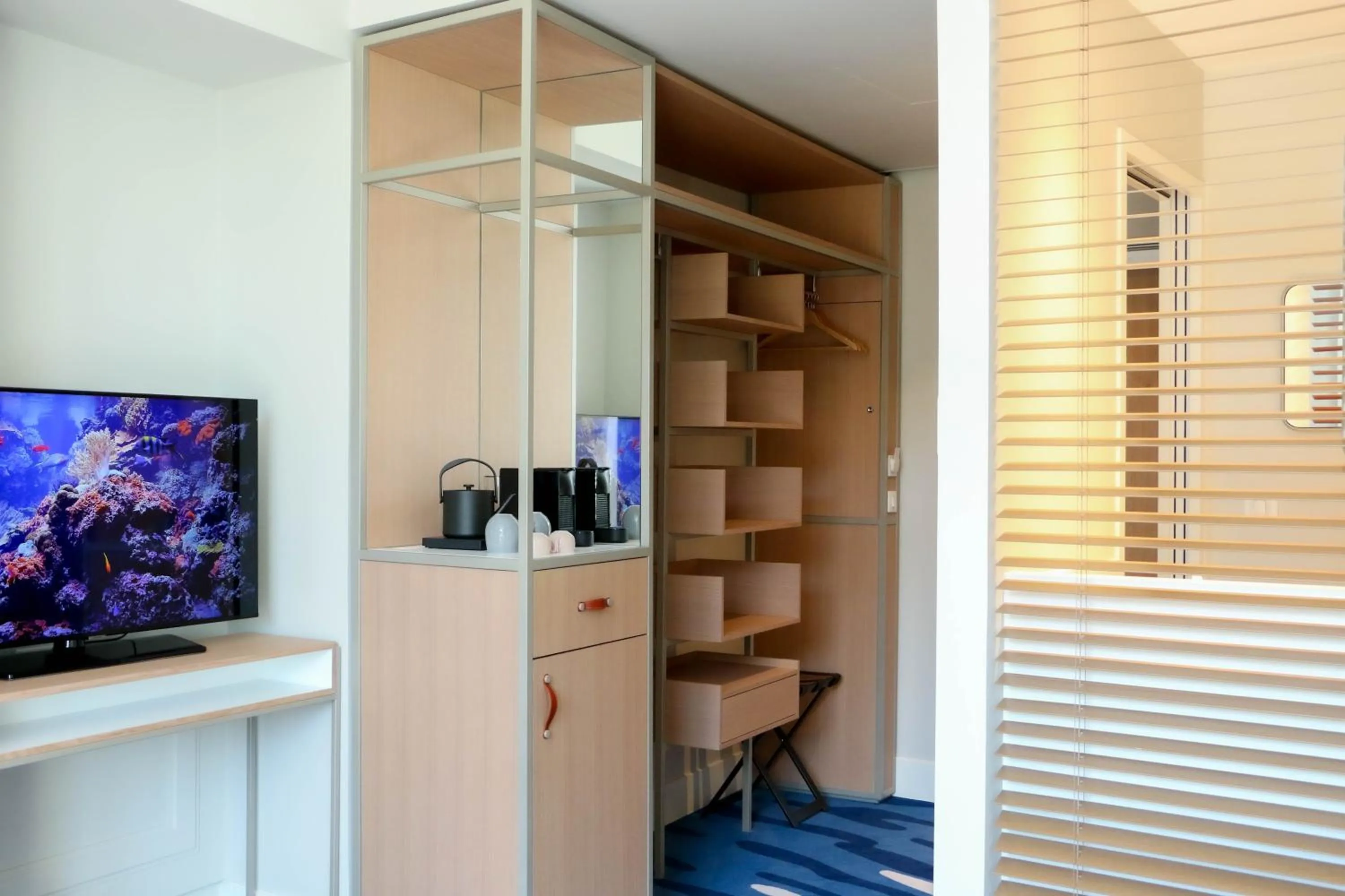 Coffee/tea facilities in Eden Rose Grand Hotel BW Premier Collection