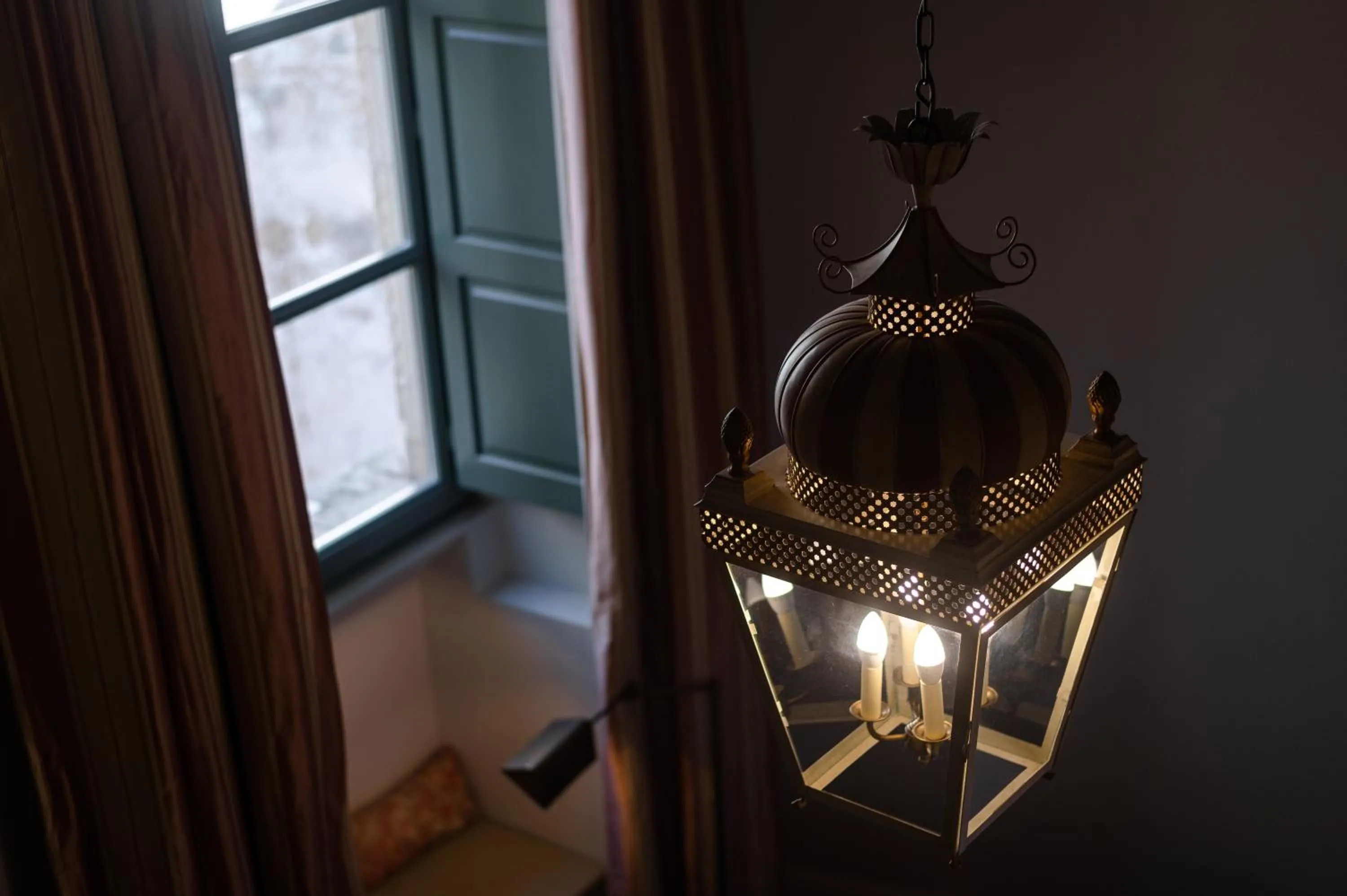 Fishing in Palazzo Bifora