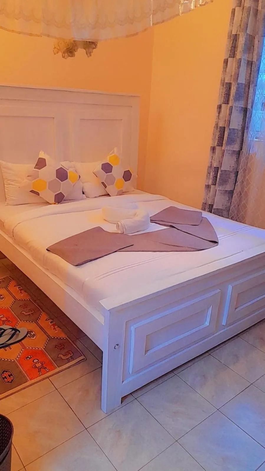 Bed in Villa Serene Hotel