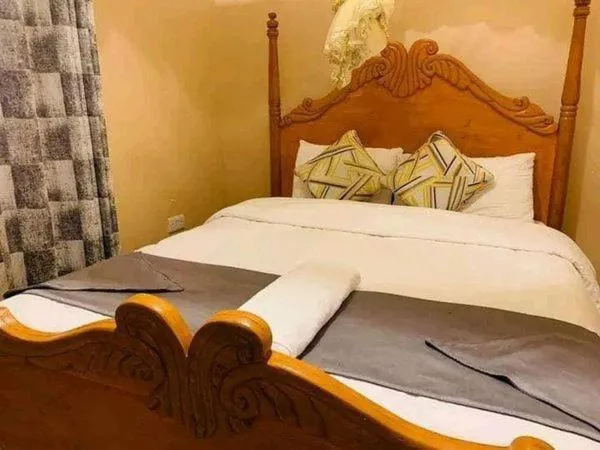 Bed in Villa Serene Hotel