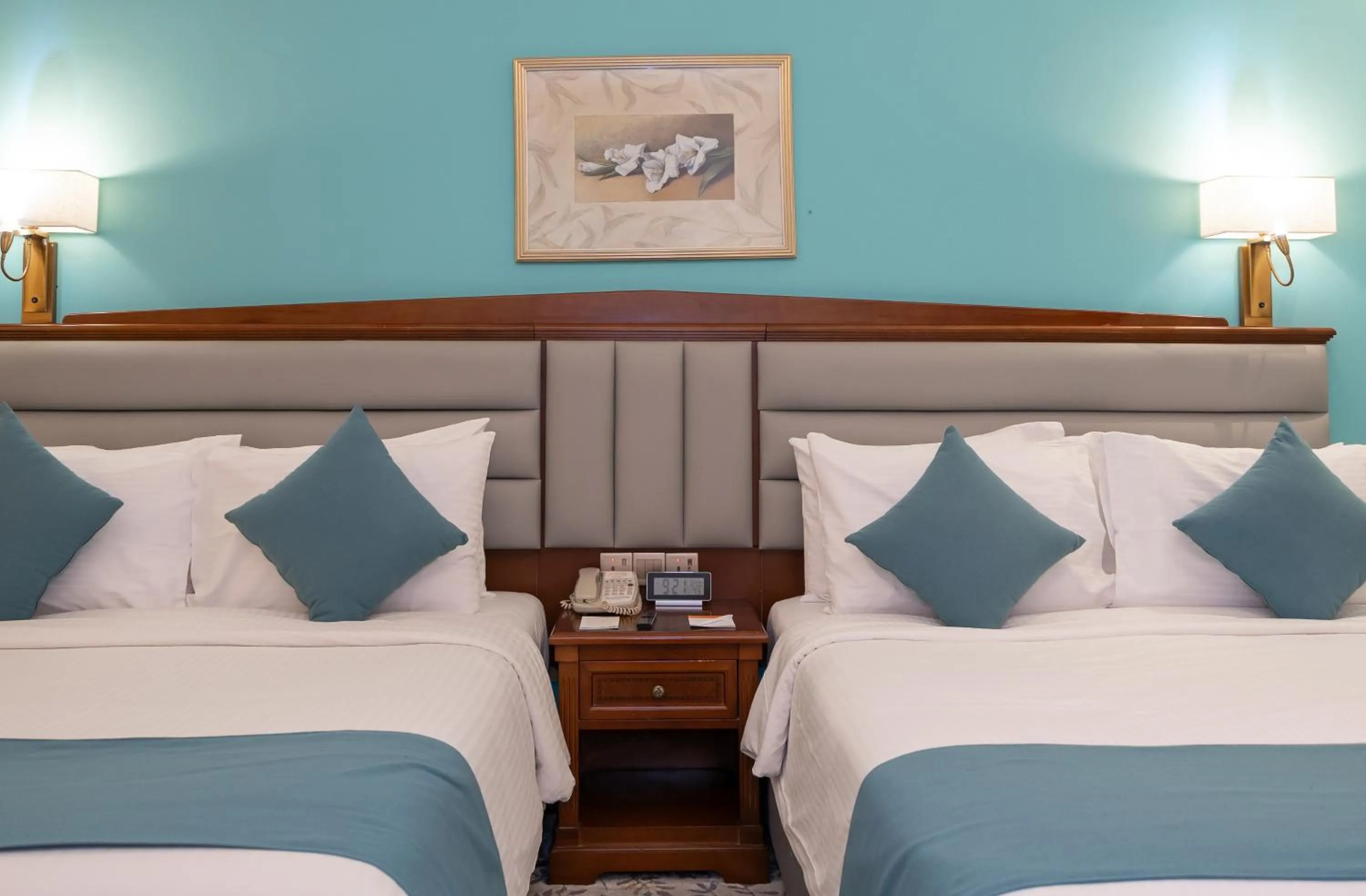 Photo of the whole room, Bed in Howard Johnson Bur Dubai