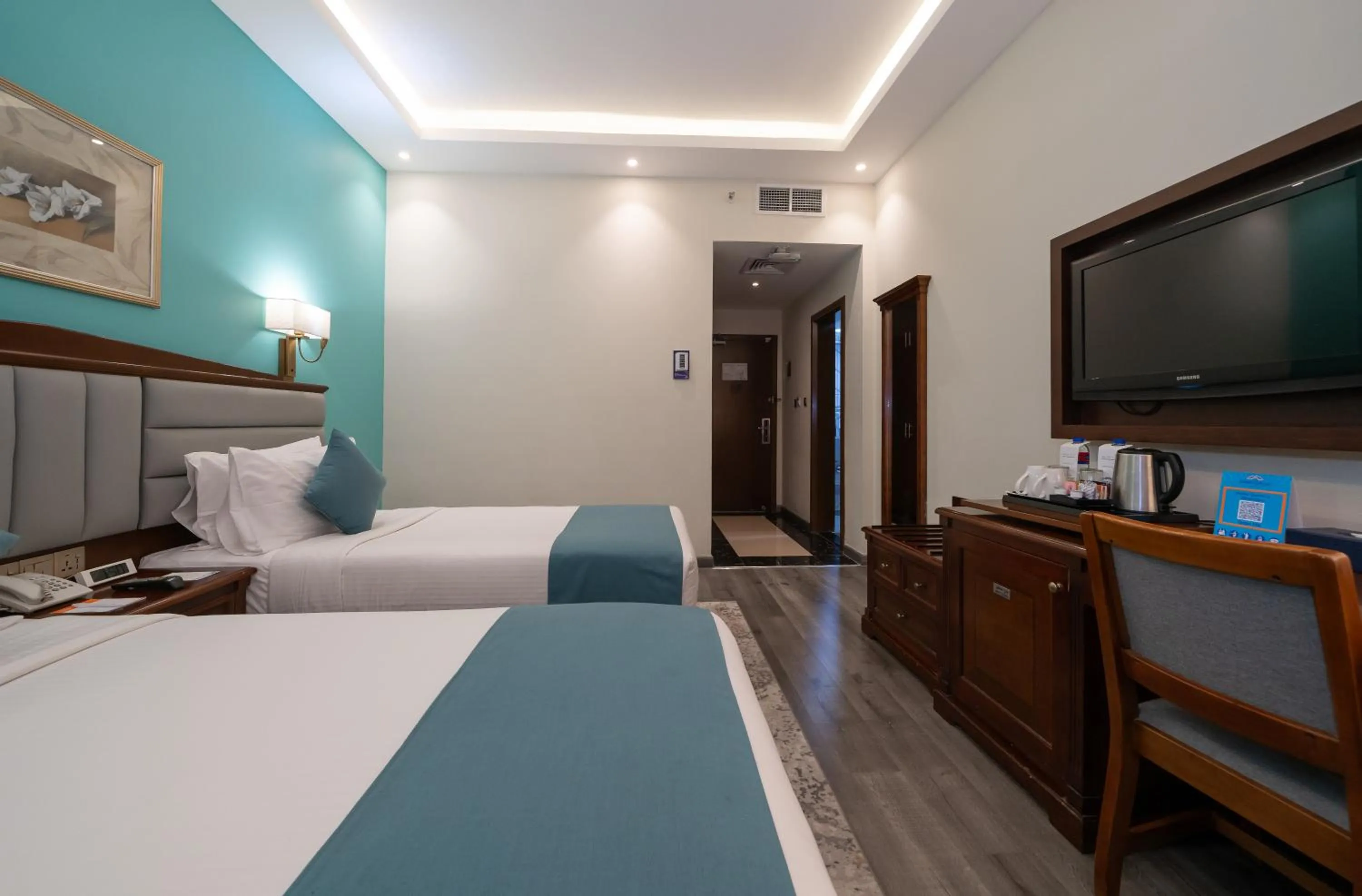 Photo of the whole room, Bed in Howard Johnson Bur Dubai