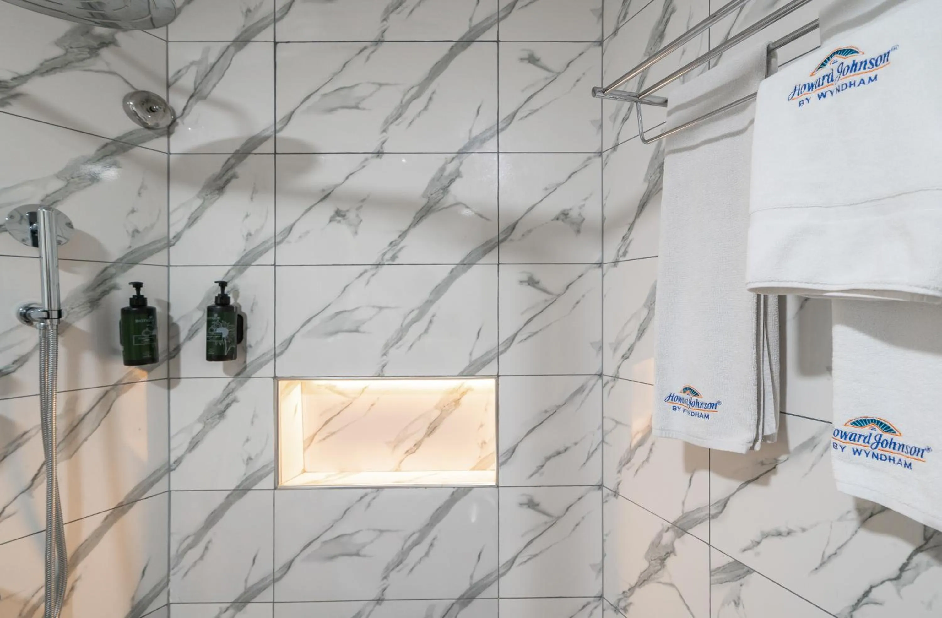 Bathroom in Howard Johnson Bur Dubai