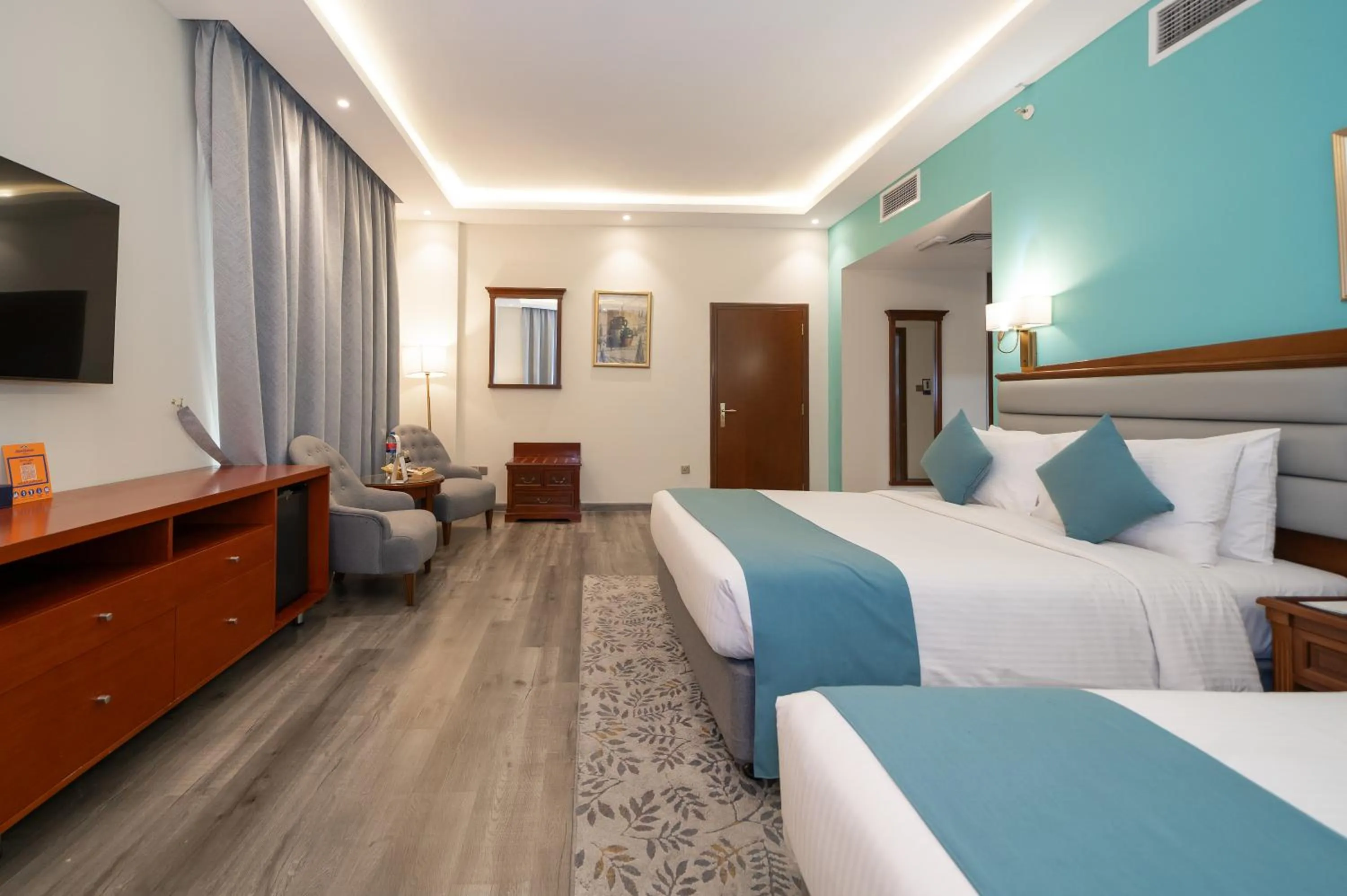 Photo of the whole room, Bed in Howard Johnson Bur Dubai