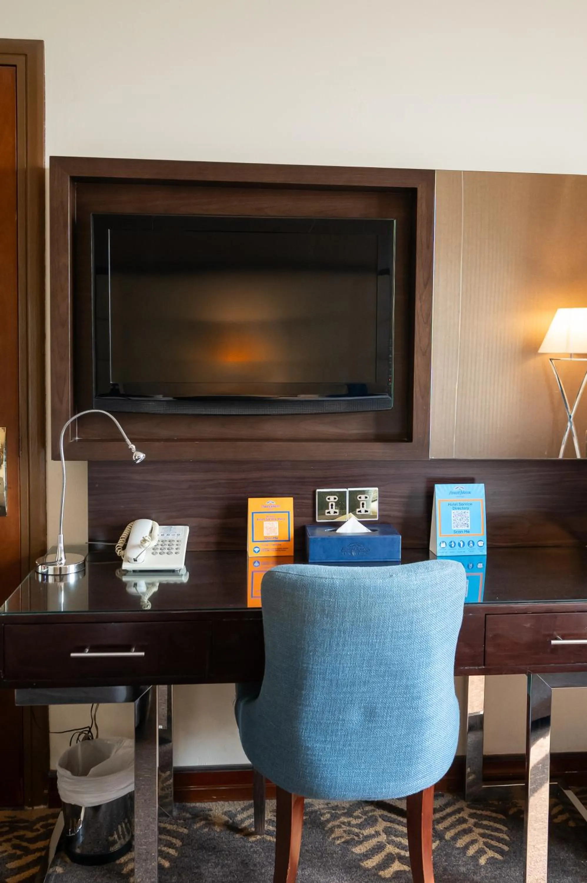 Photo of the whole room in Howard Johnson Bur Dubai