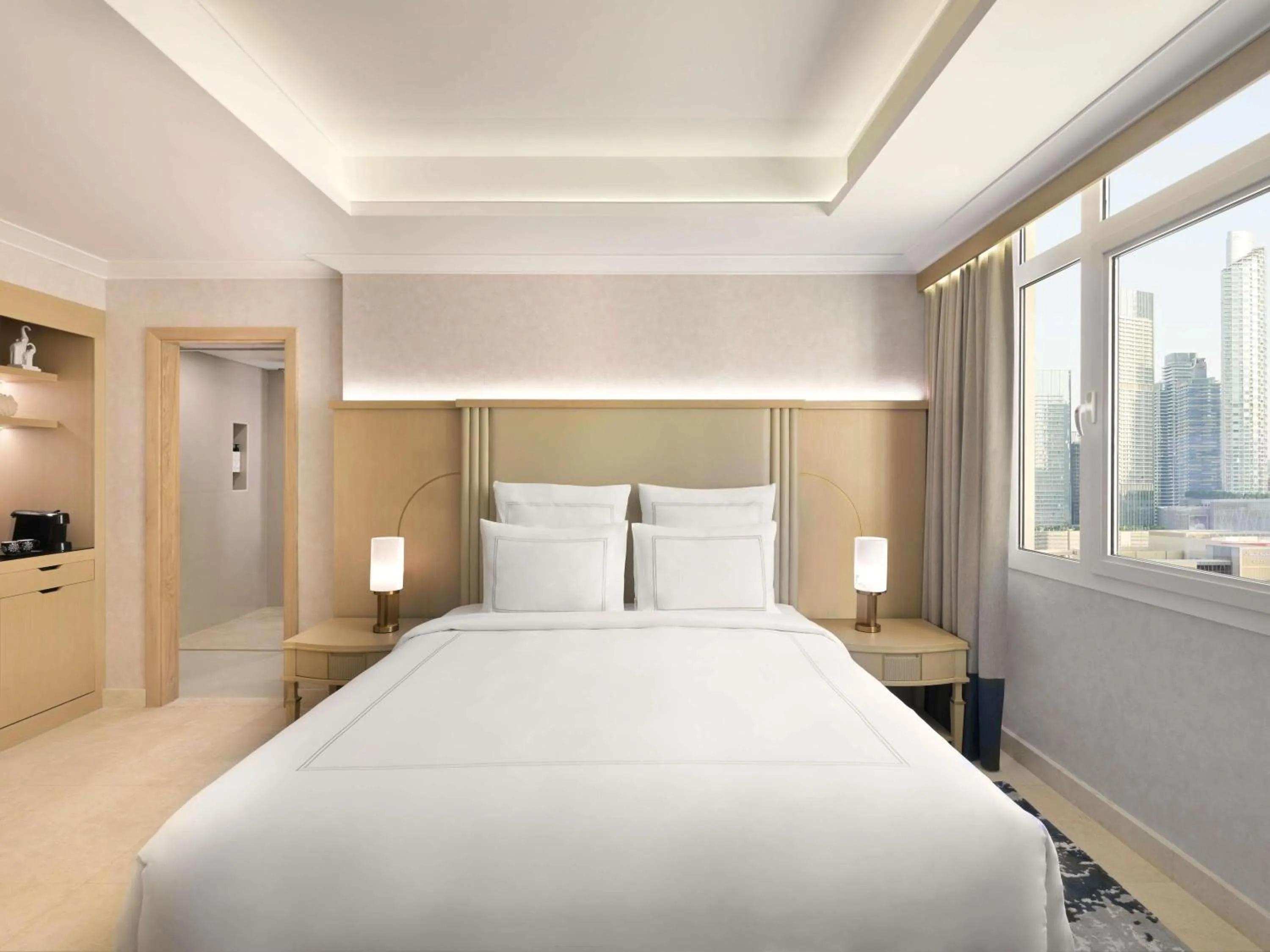 Bedroom, Bed in Swissôtel Al Murooj Dubai