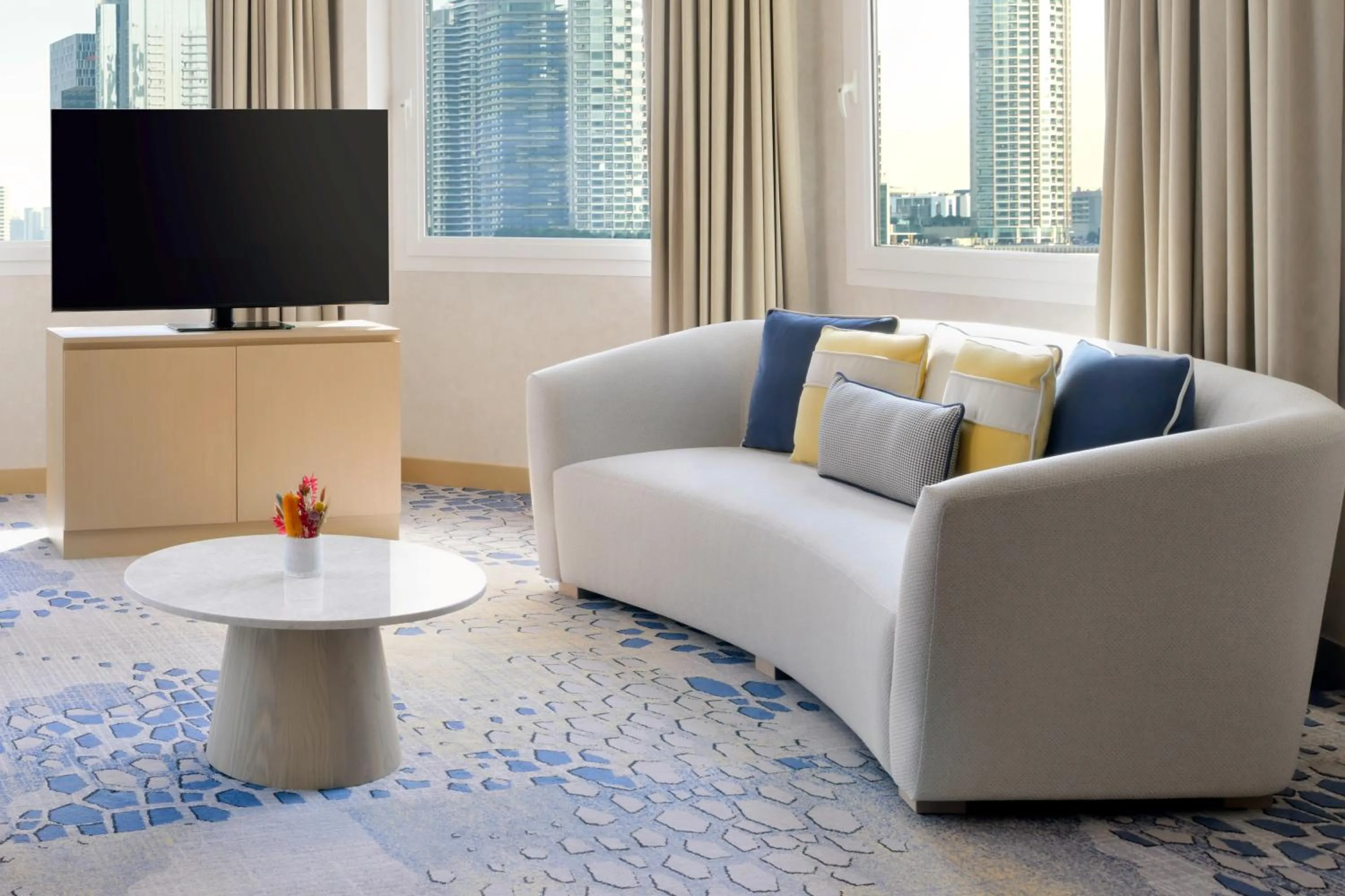 Seating area in Swissôtel Al Murooj Dubai