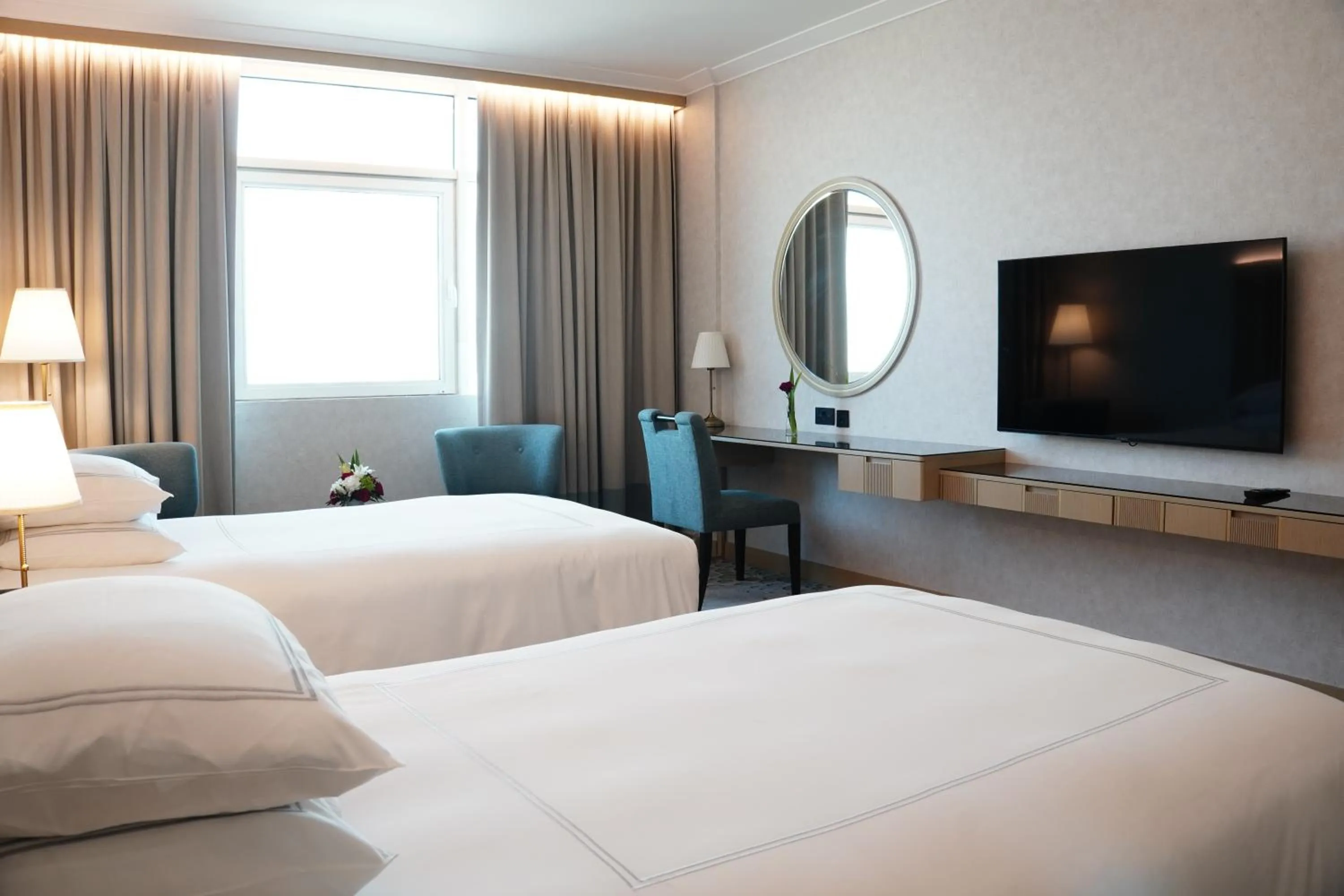 Bed in Swissôtel Al Murooj Dubai