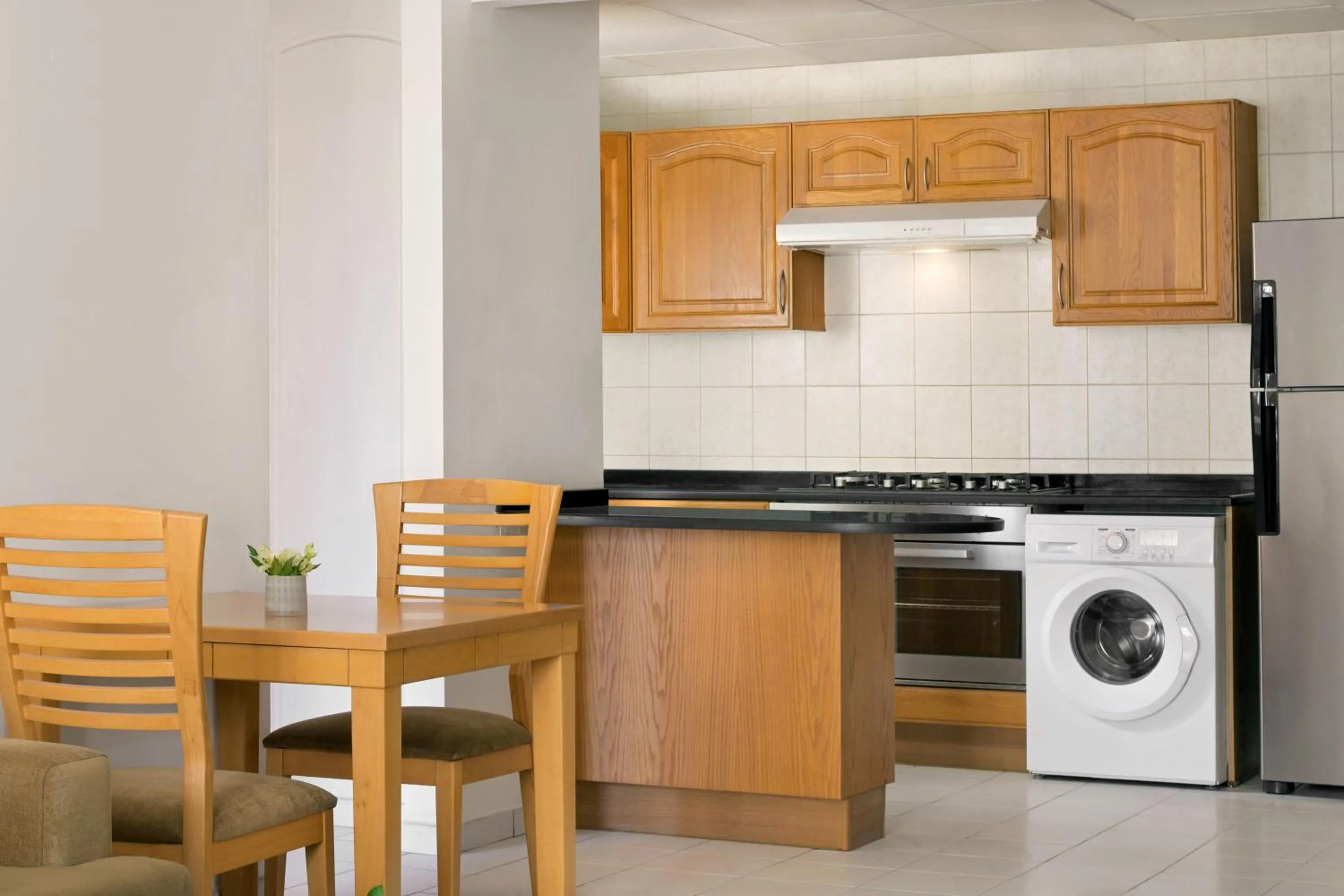 Kitchen or kitchenette in Swissôtel Al Murooj Dubai