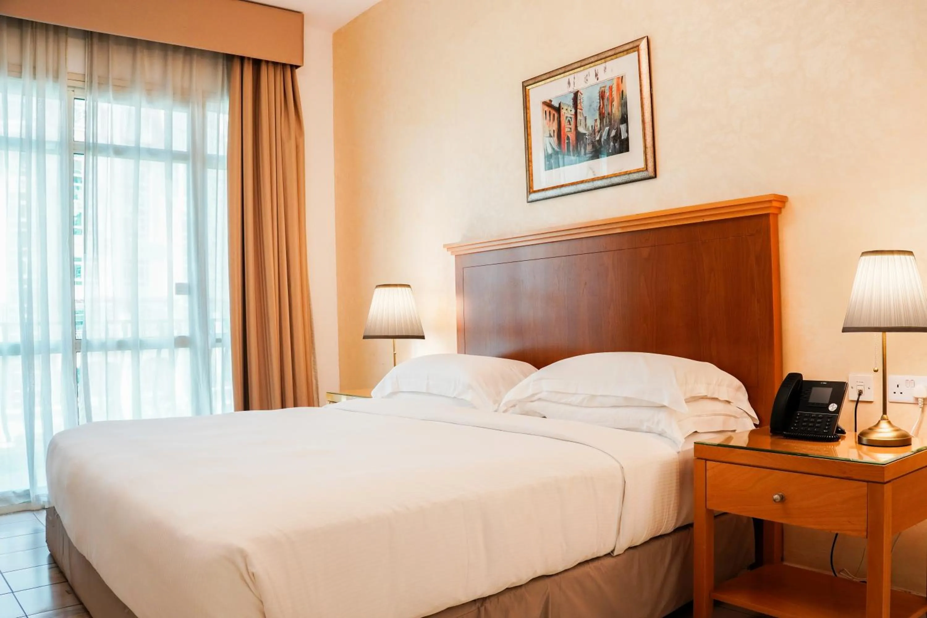 Bedroom, Bed in Swissôtel Al Murooj Dubai