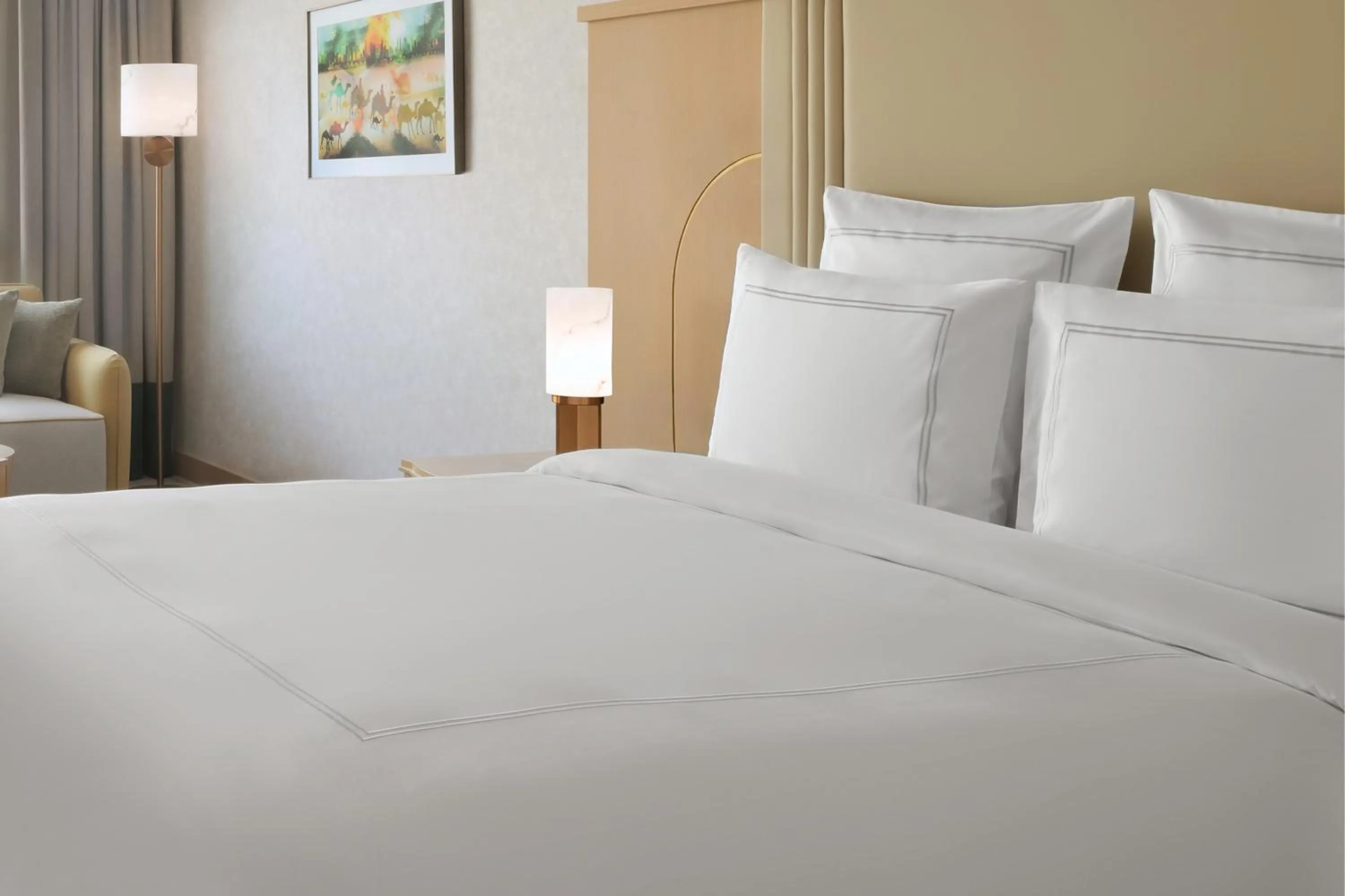 Bed in Swissôtel Al Murooj Dubai