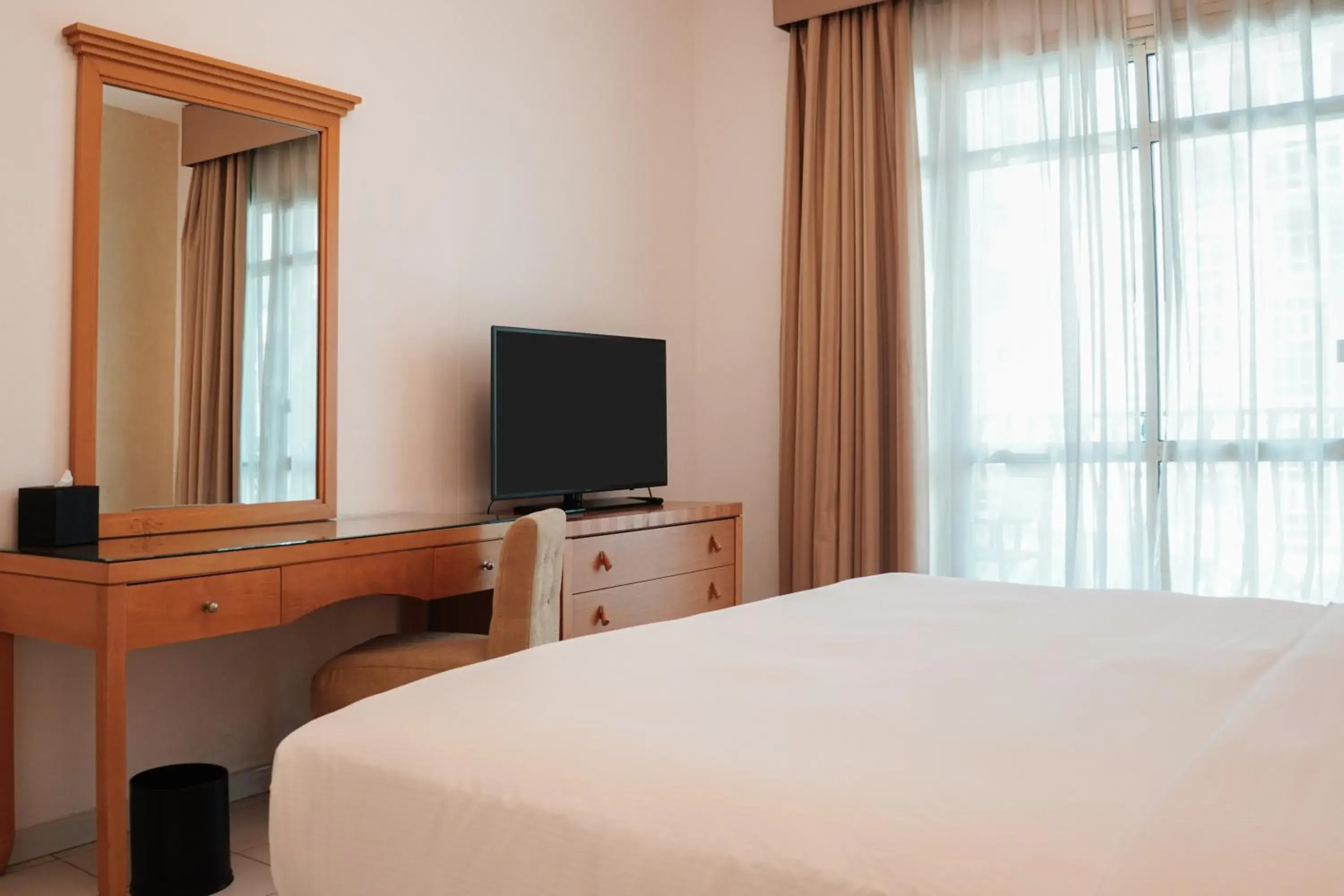 Three-Bedroom Apartment in Swissôtel Al Murooj Dubai Three-Bedroom Apartment in Swissôtel Al Murooj Dubai