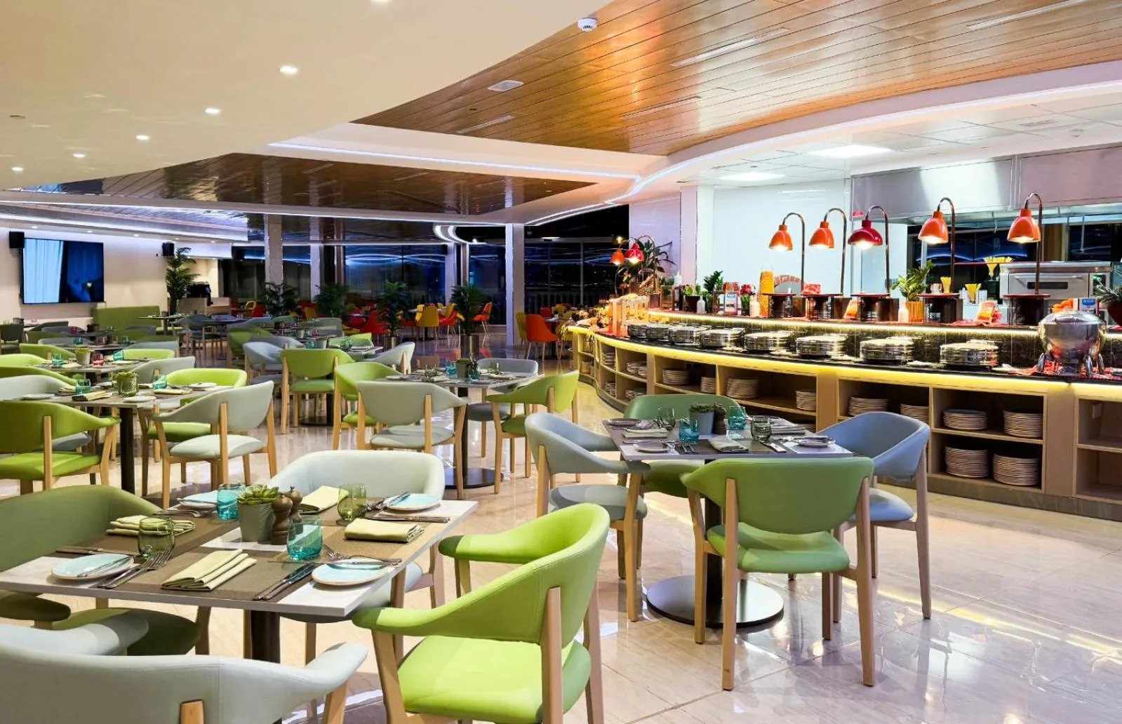 Restaurant/places to eat in Swissôtel Al Murooj Dubai