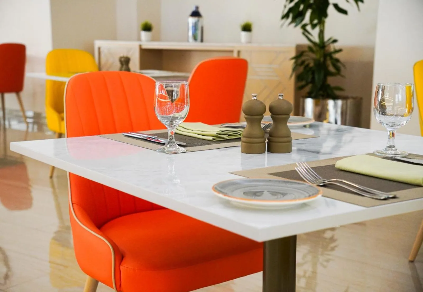 Restaurant/places to eat in Swissôtel Al Murooj Dubai