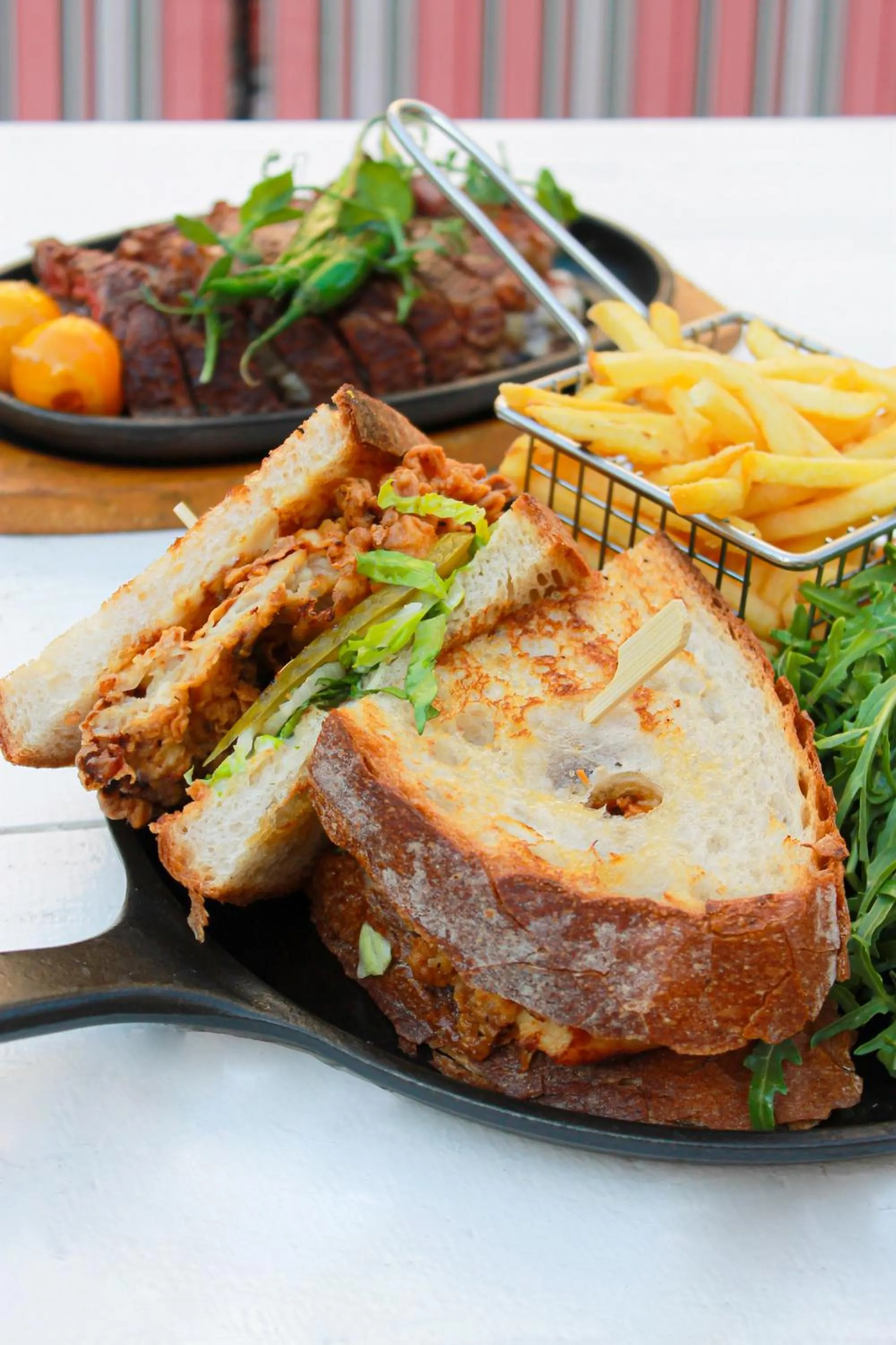 Food in Swissôtel Al Murooj Dubai