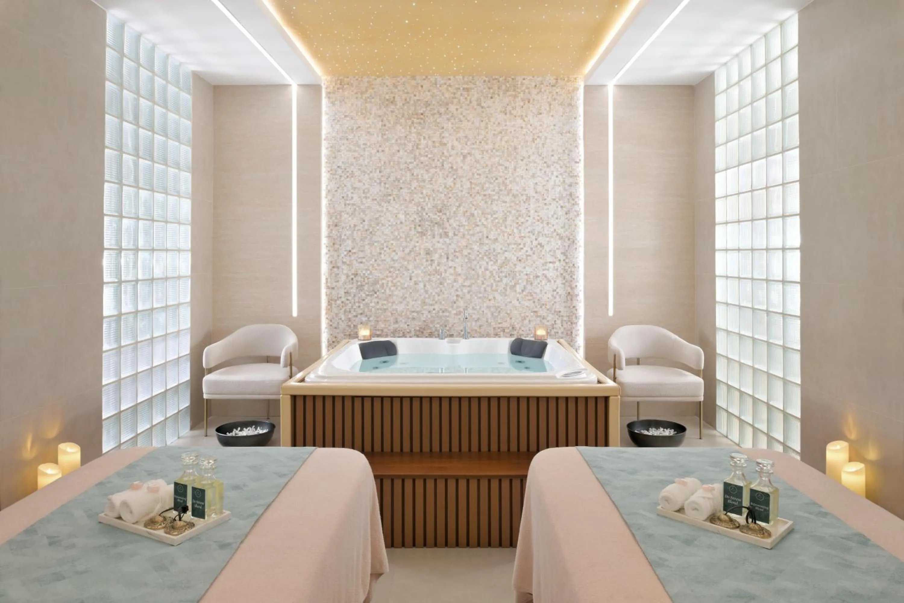 Spa and wellness centre/facilities, Bed in Swissôtel Al Murooj Dubai