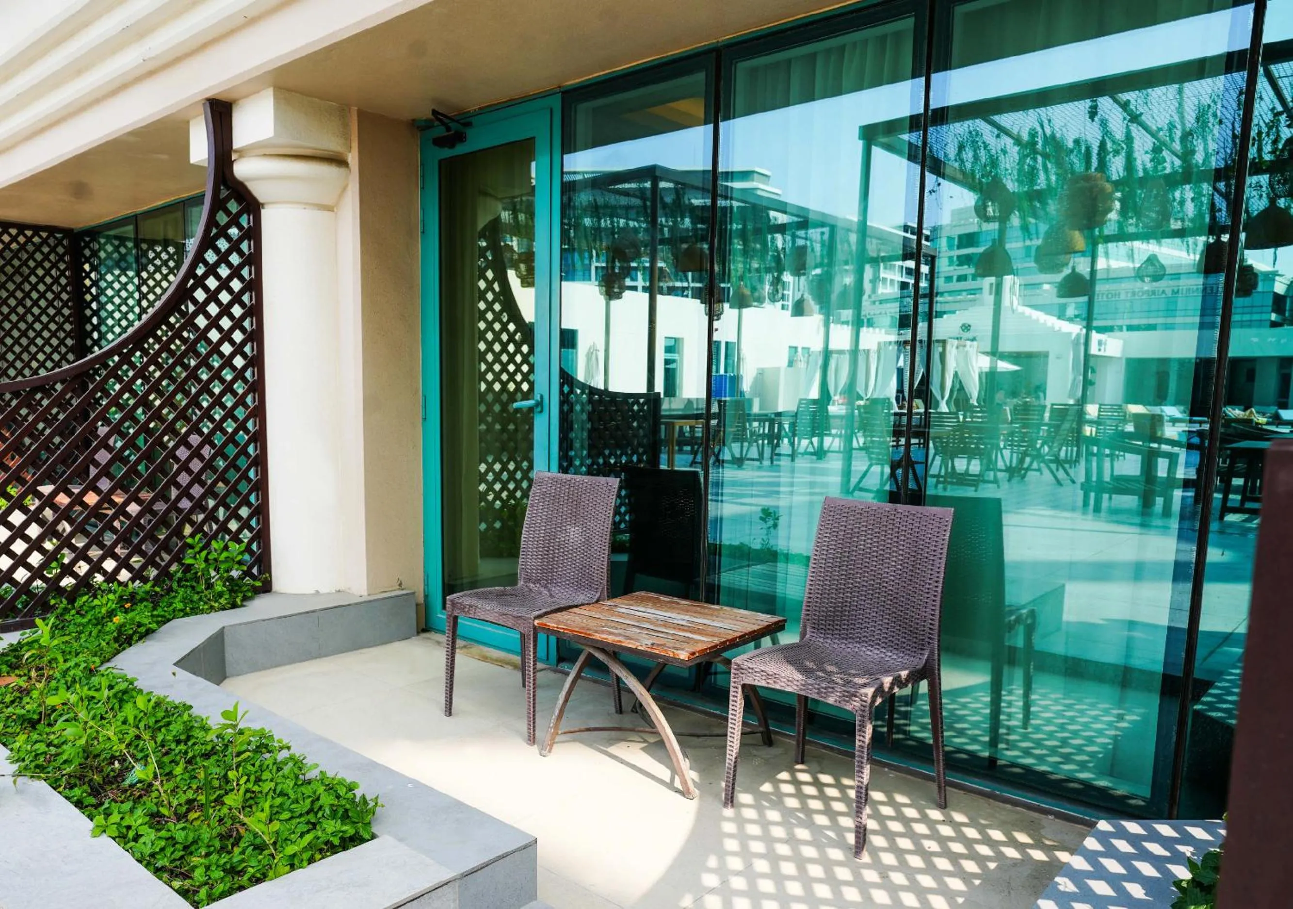 Balcony/Terrace in Mövenpick Grand Al Bustan