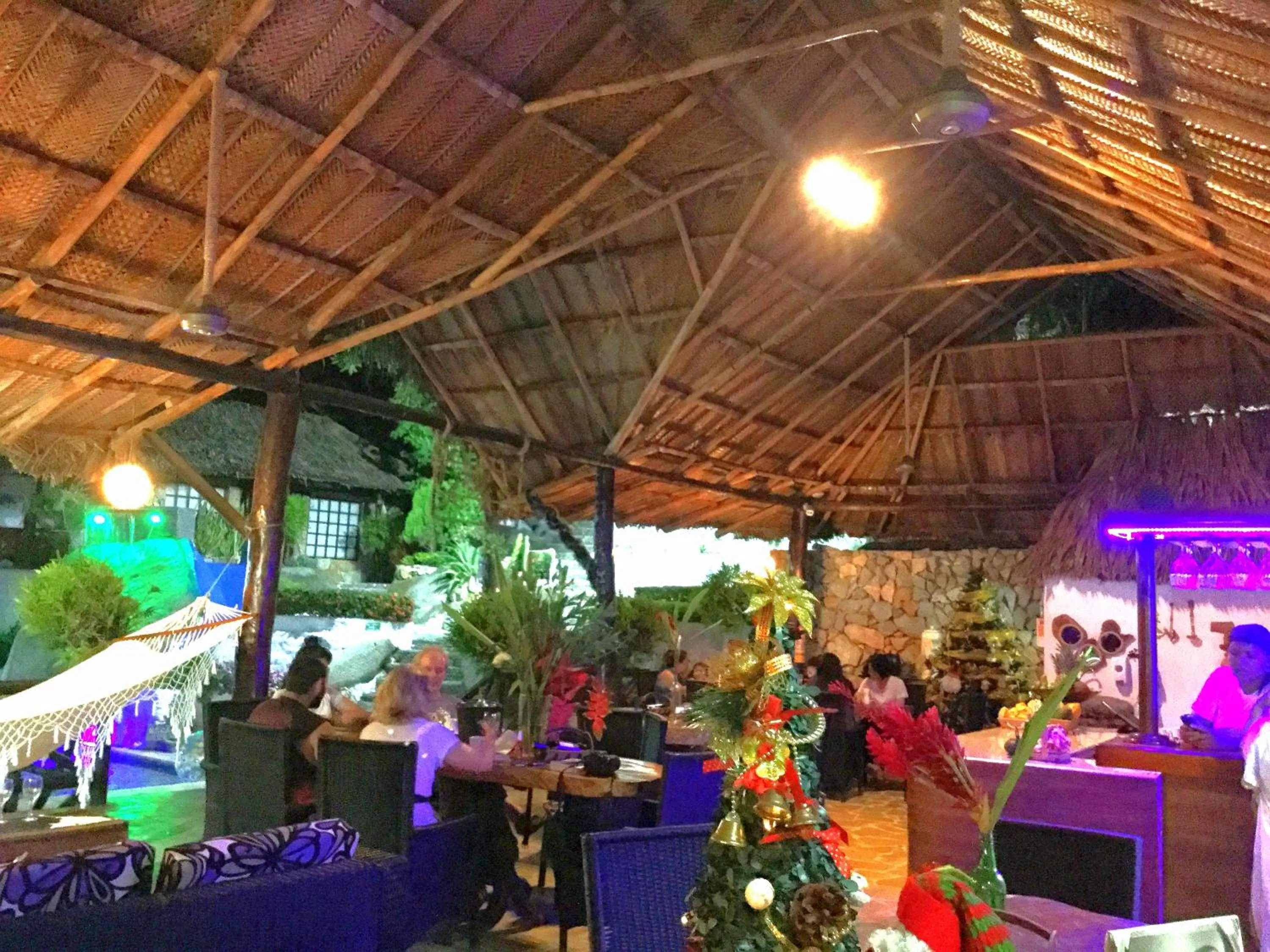 Restaurant/places to eat in Hostal Villa Cata