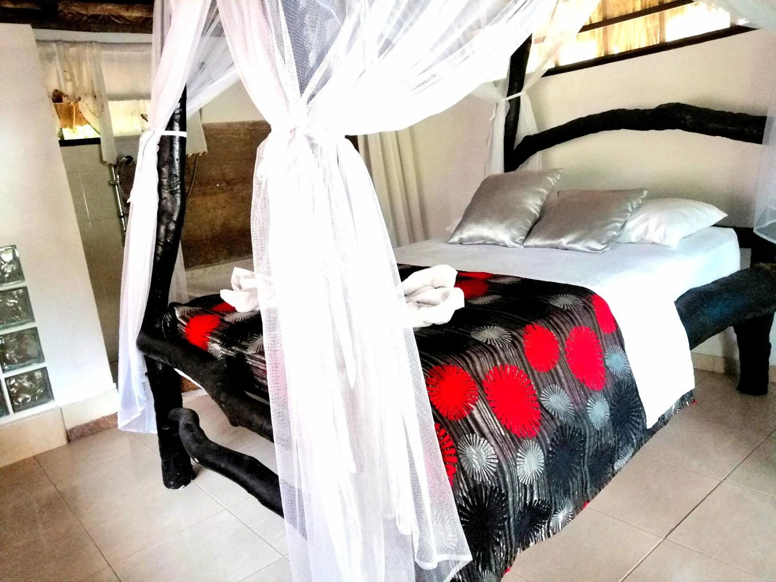 Bathroom, Bed in Hostal Villa Cata