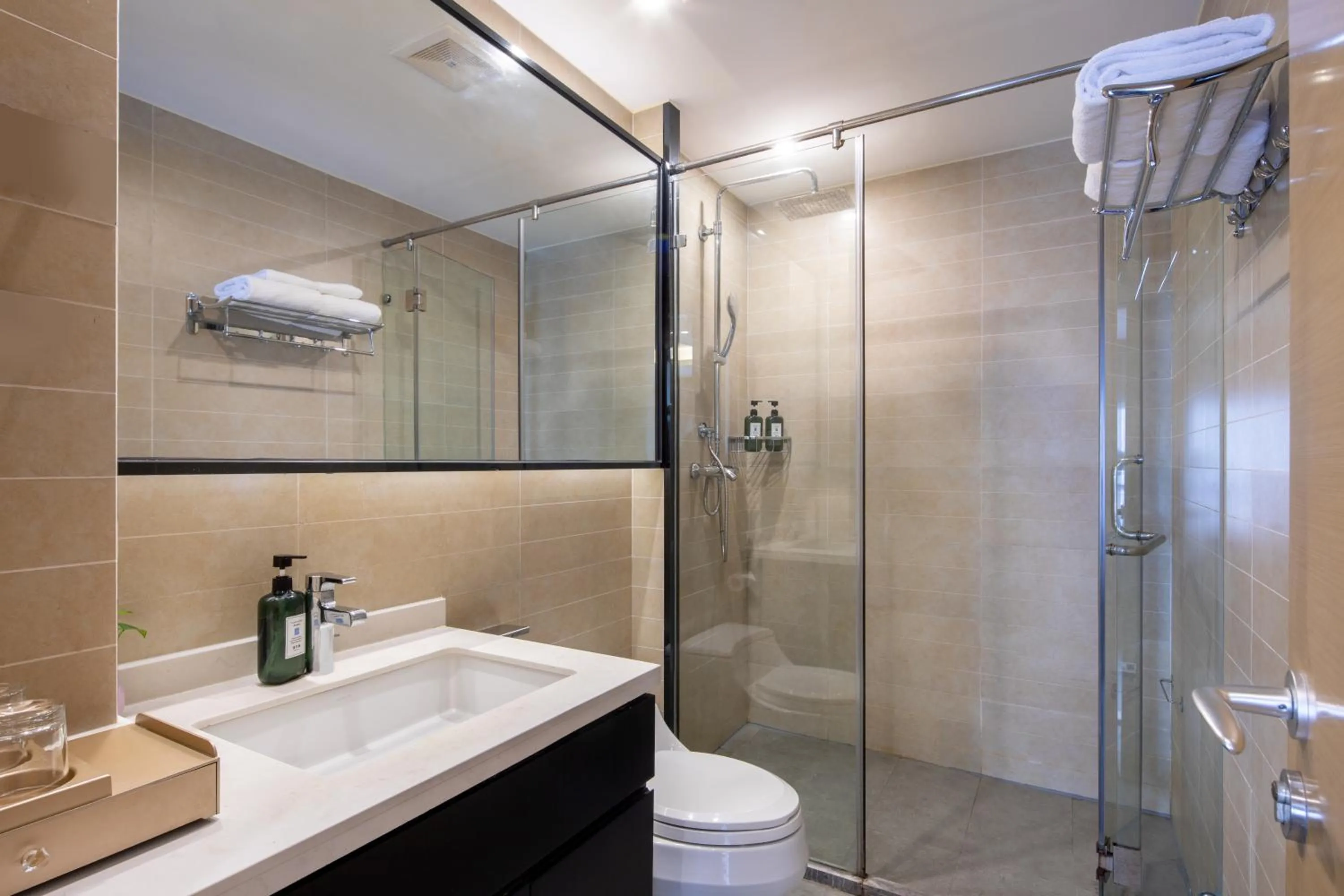 Shower in Estee ApartHotel - Feels like home & Free WiFi & Independent kitchen, Washing machine, Rridge