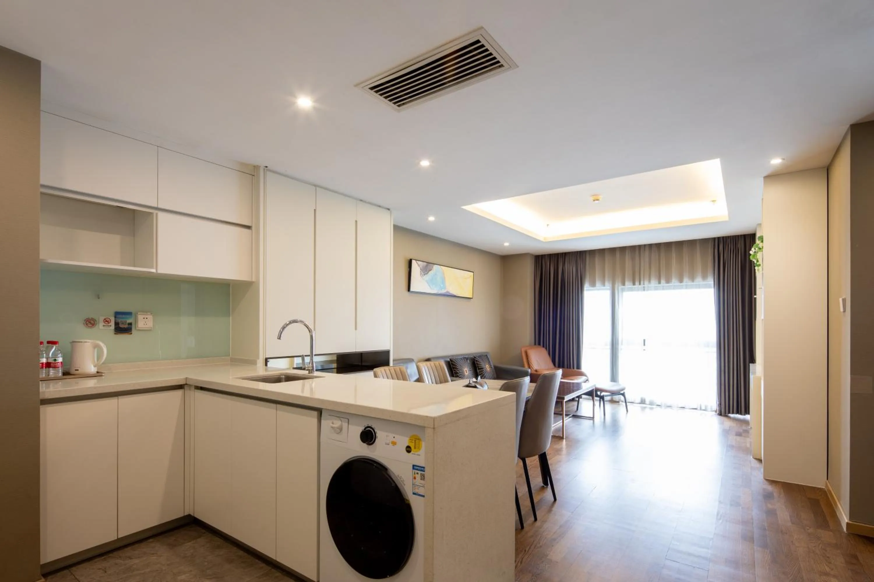 Estee ApartHotel - Feels like home & Free WiFi & Independent kitchen, Washing machine, Rridge