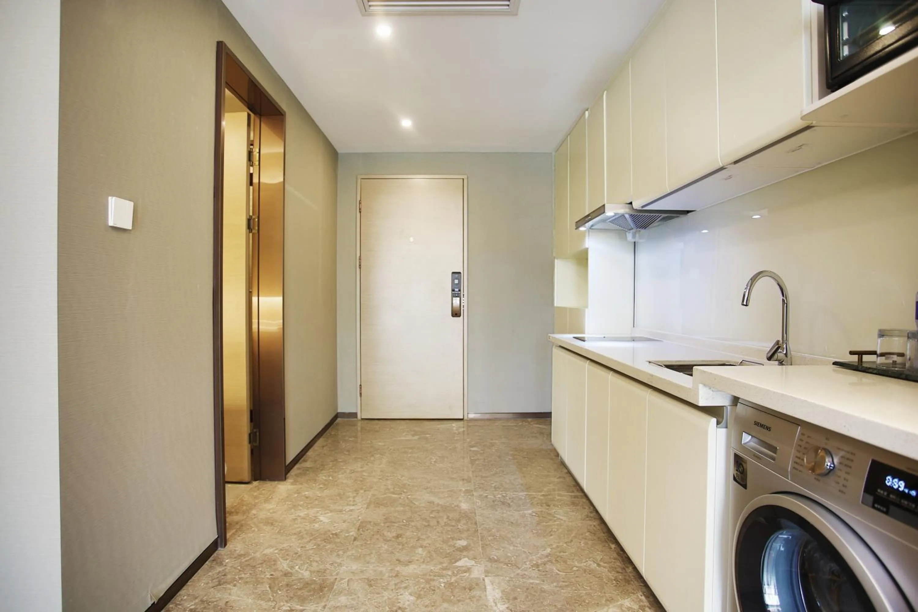 Kitchen or kitchenette in Estee ApartHotel - Feels like home & Free WiFi & Independent kitchen, Washing machine, Rridge