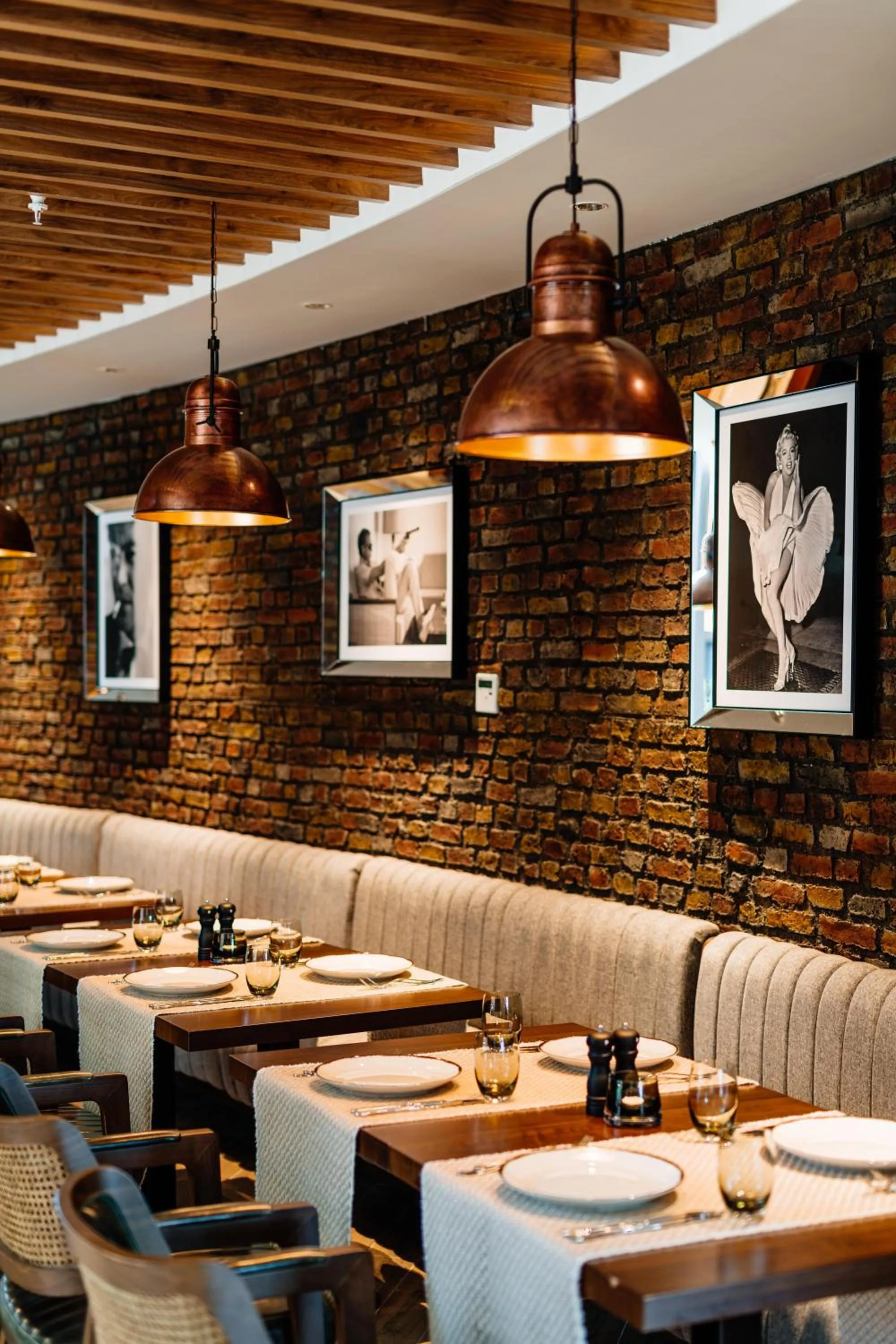 Restaurant/places to eat in Concorde Tower Hotel & Casino