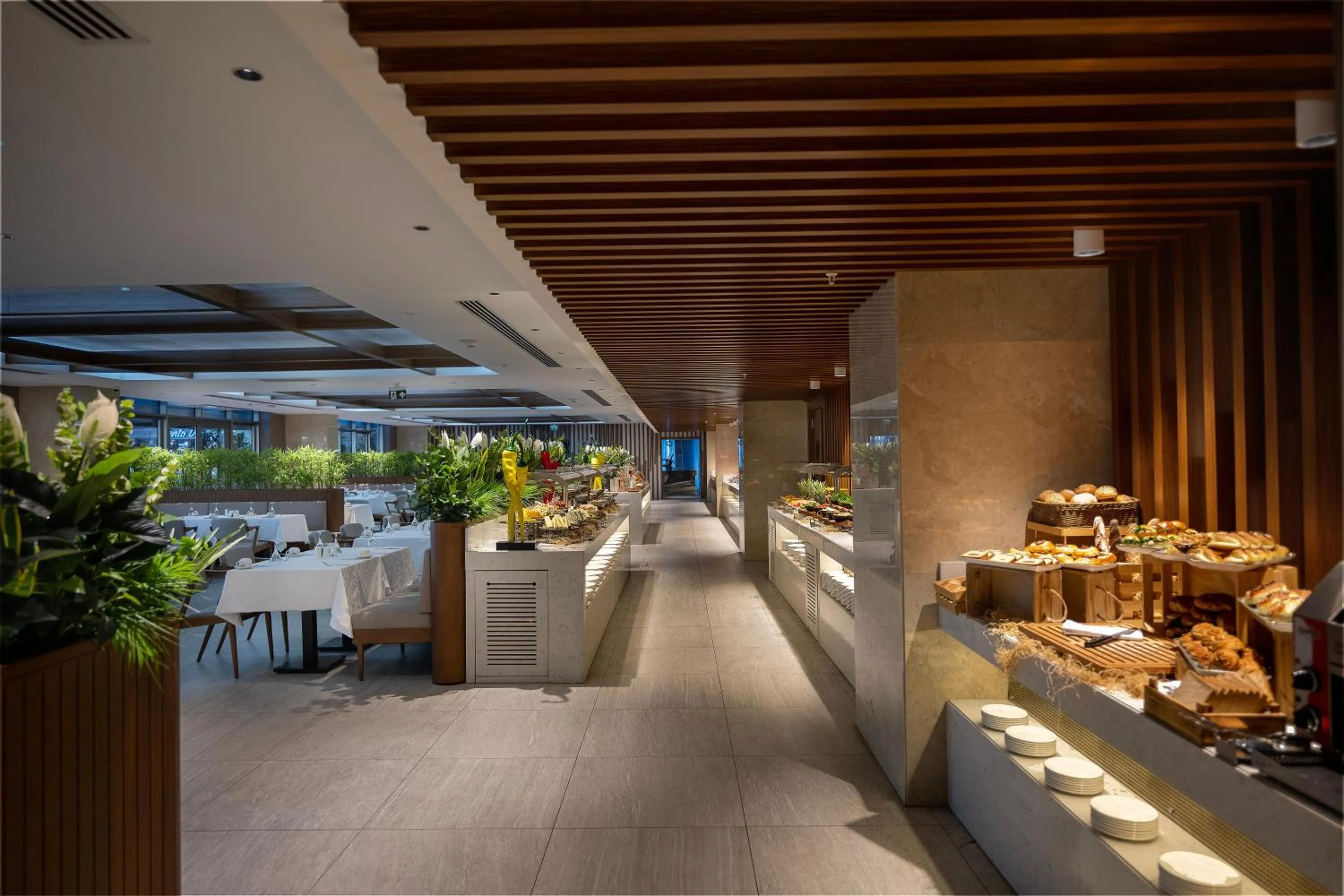 Restaurant/places to eat in Concorde Tower Hotel & Casino