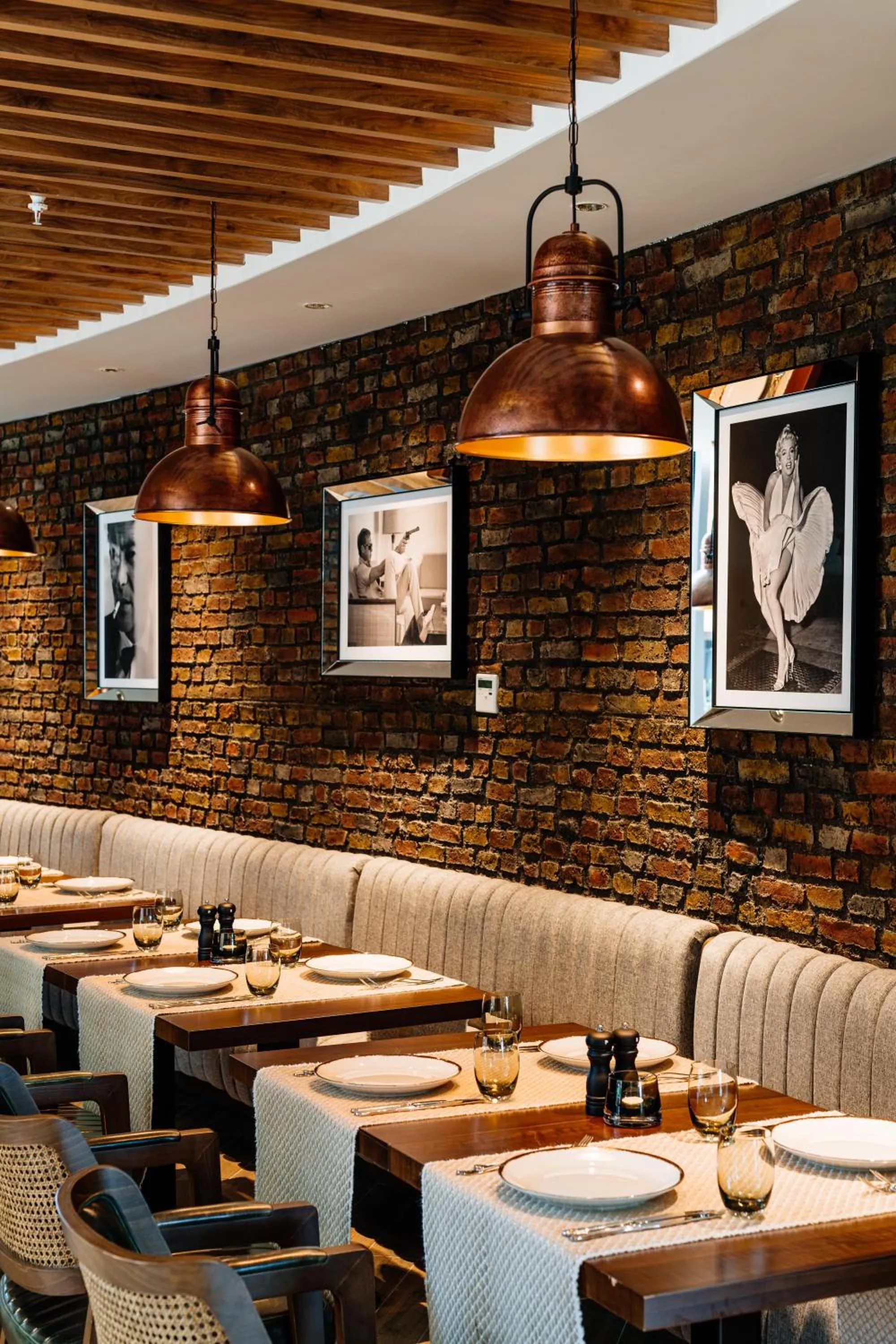 Restaurant/places to eat in Concorde Tower Hotel & Casino