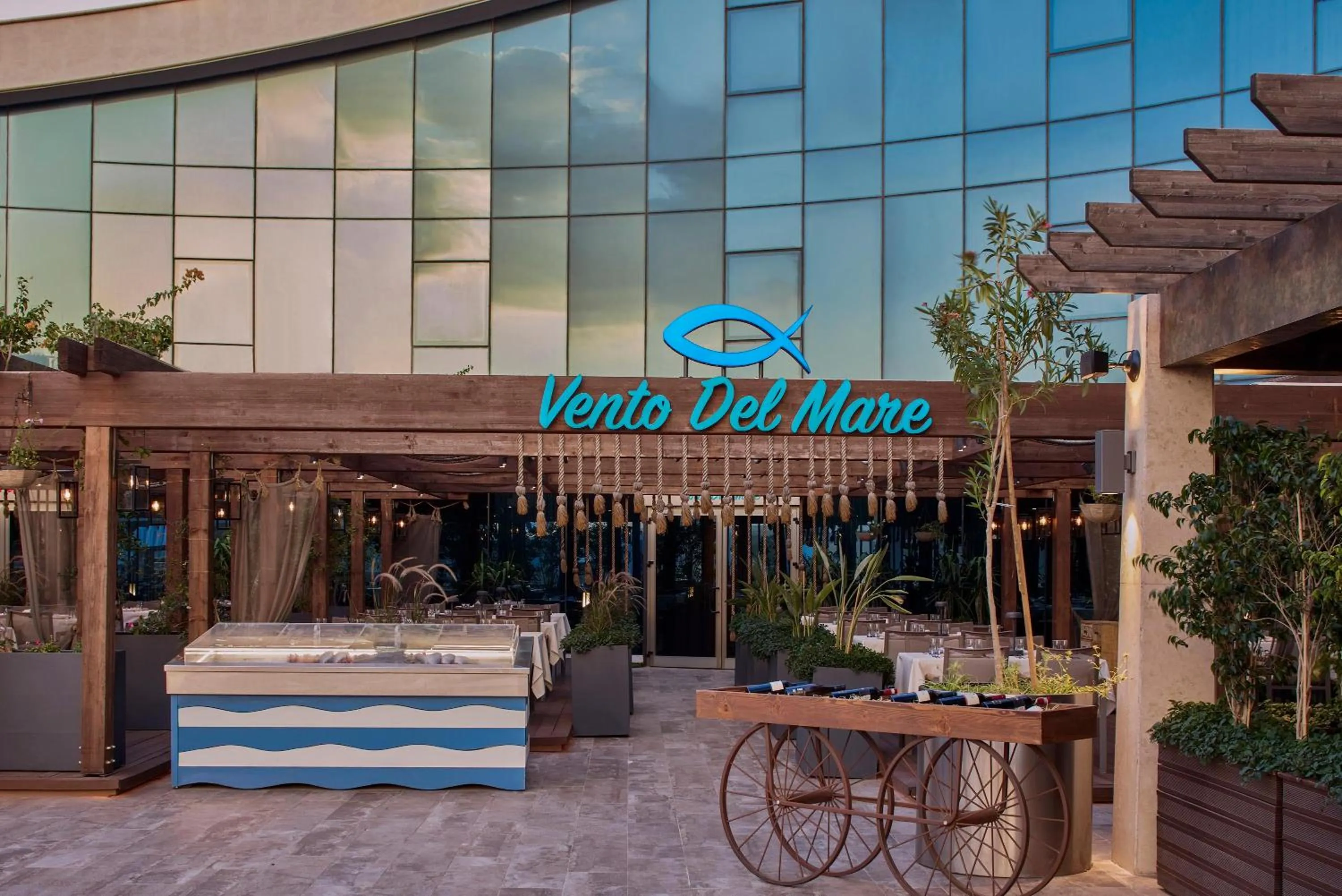 Restaurant/places to eat in Concorde Tower Hotel & Casino