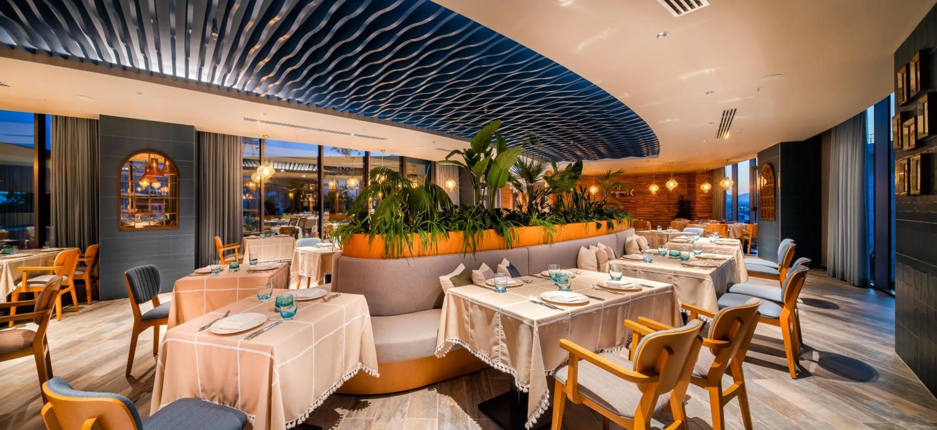 Restaurant/places to eat in Concorde Tower Hotel & Casino