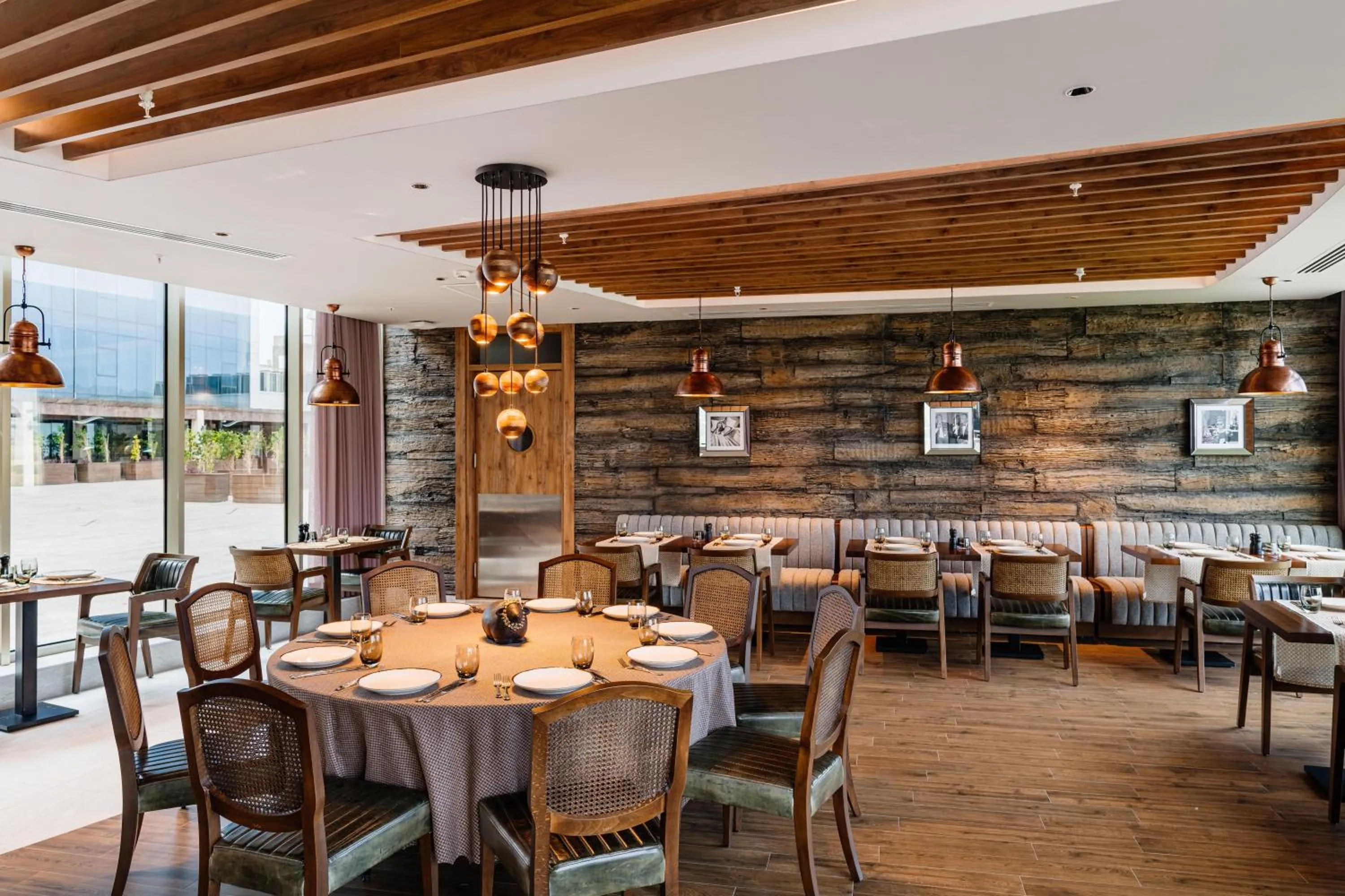 Restaurant/places to eat in Concorde Tower Hotel & Casino