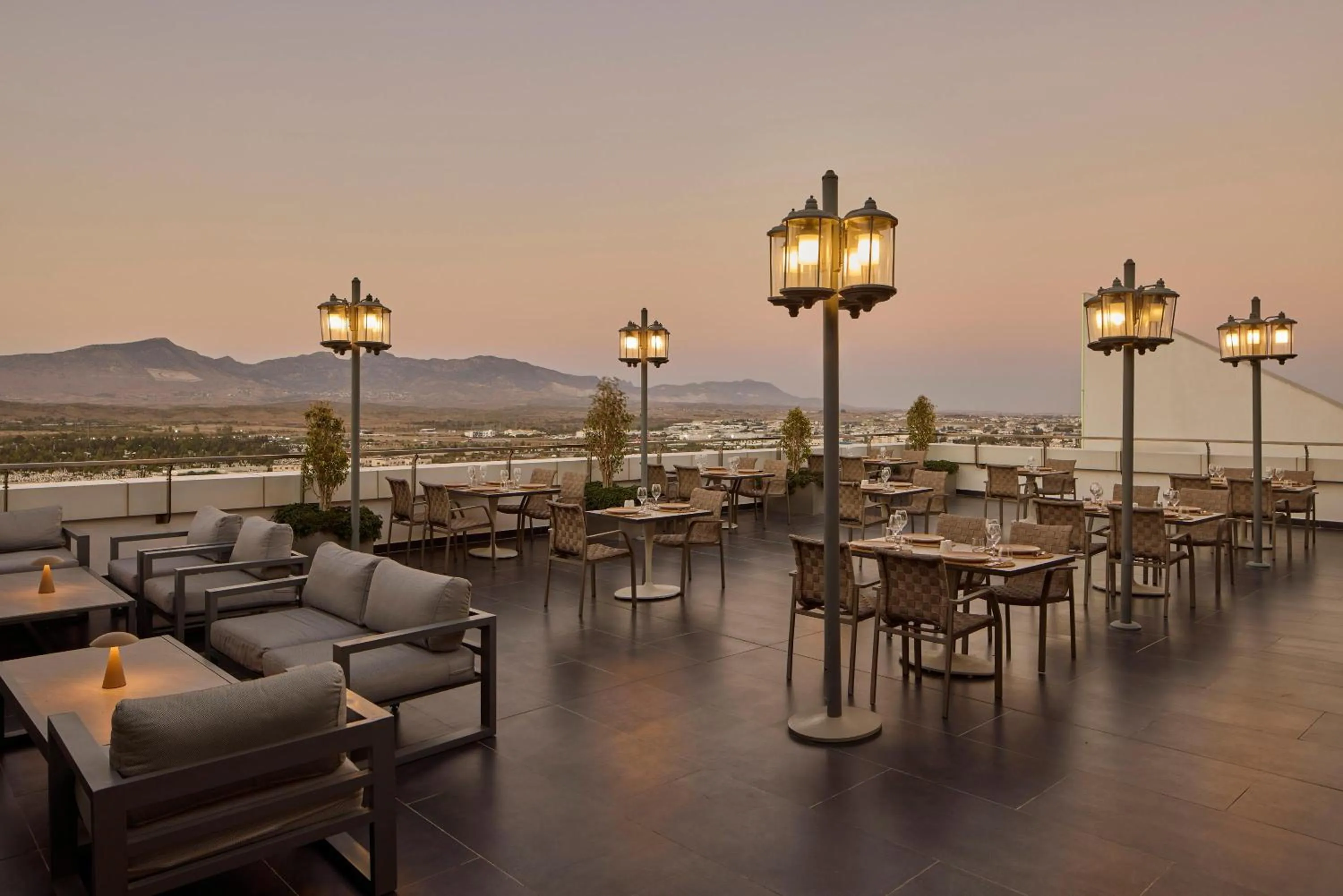 Restaurant/places to eat in Concorde Tower Hotel & Casino