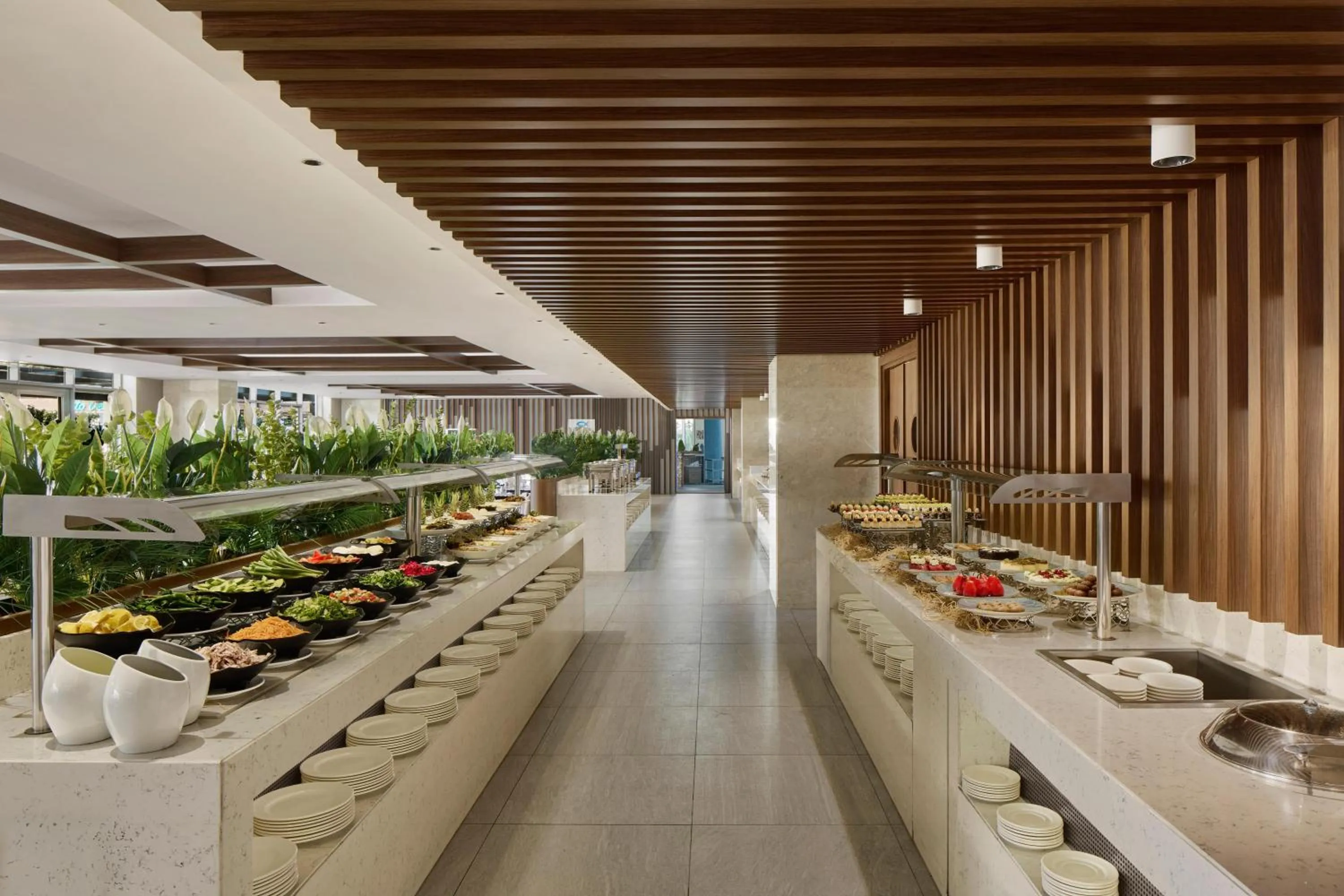 Restaurant/places to eat in Concorde Tower Hotel & Casino