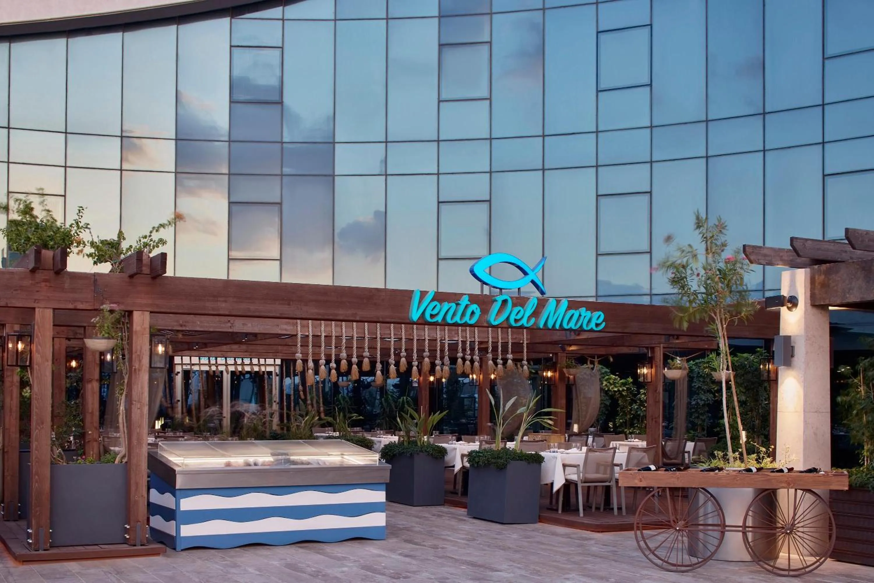 Restaurant/places to eat in Concorde Tower Hotel & Casino