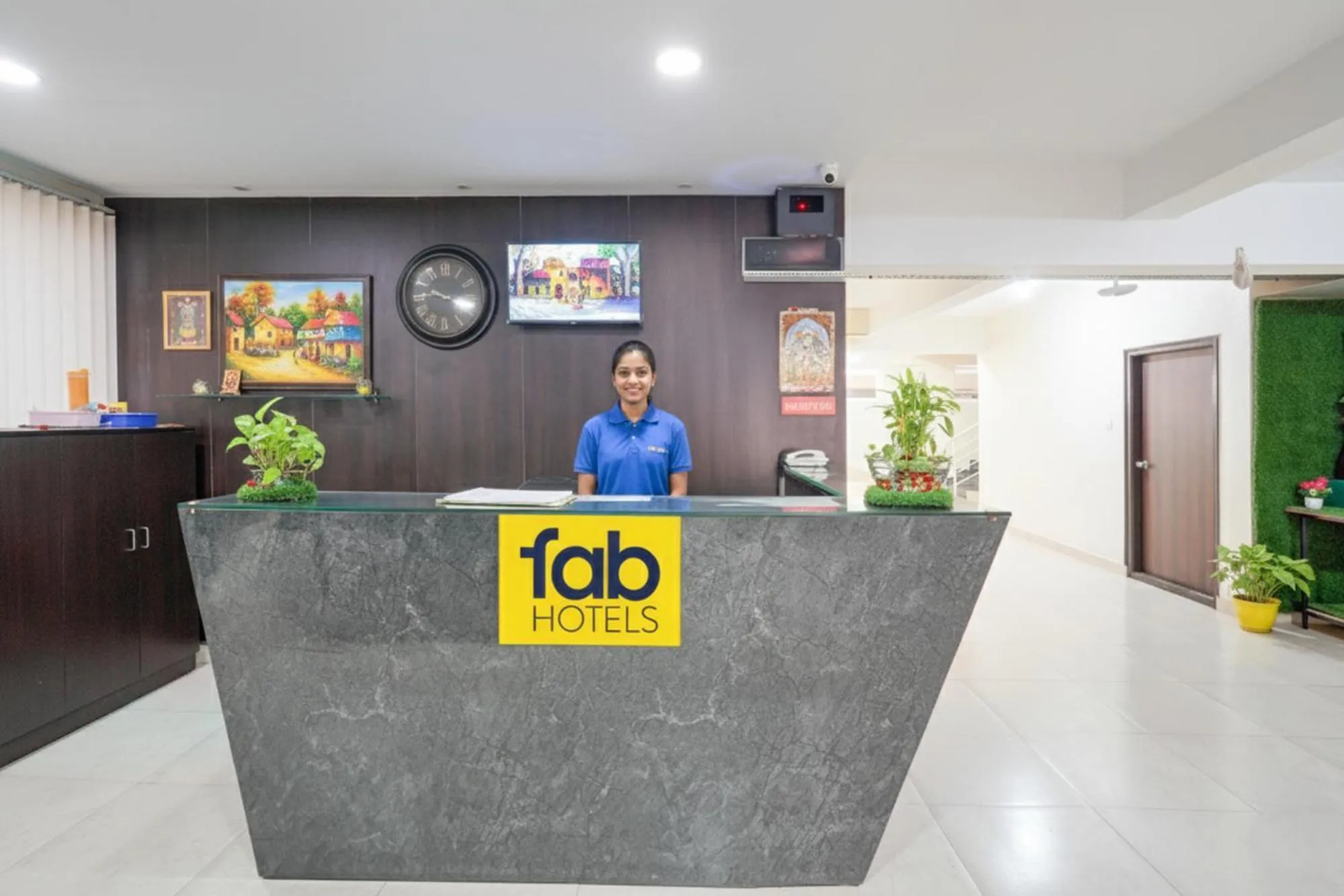 Lobby or reception in FabHotel Atithi Residency - Nr Kaikondrahalli Lake