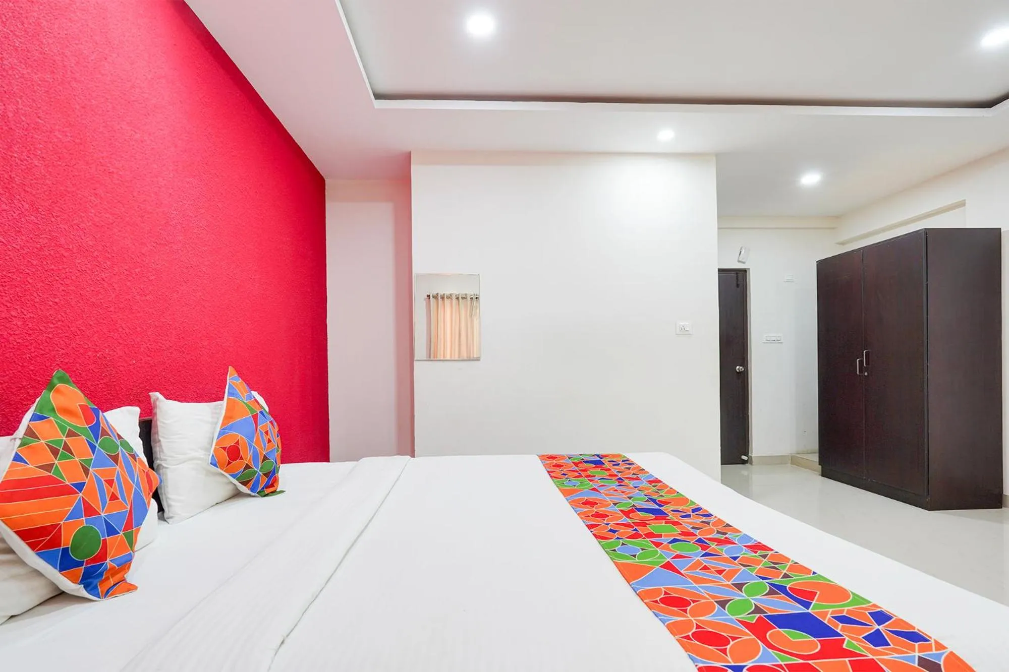 Bed in FabHotel Atithi Residency - Nr Kaikondrahalli Lake