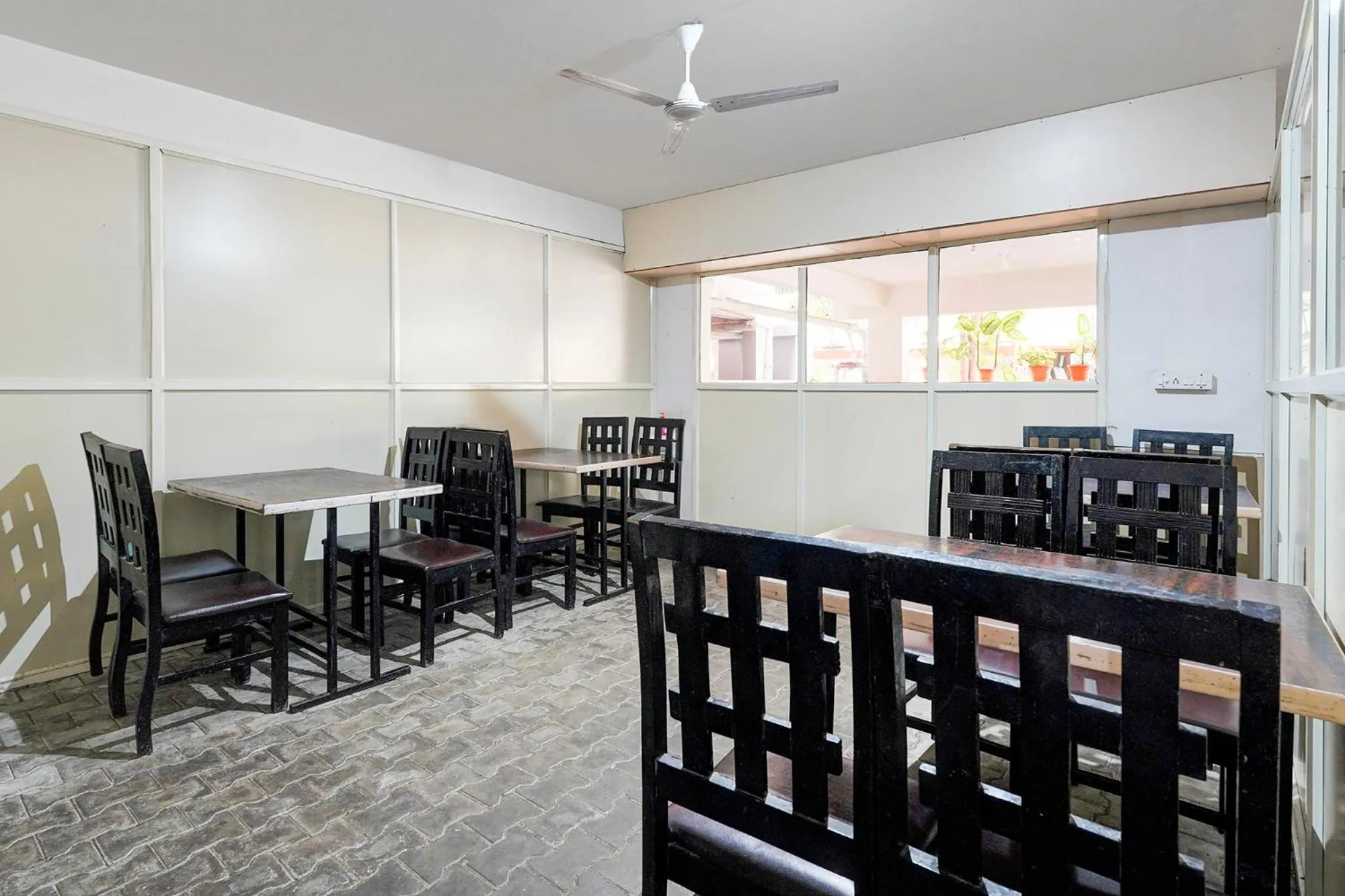 Restaurant/places to eat in FabHotel Atithi Residency - Nr Kaikondrahalli Lake