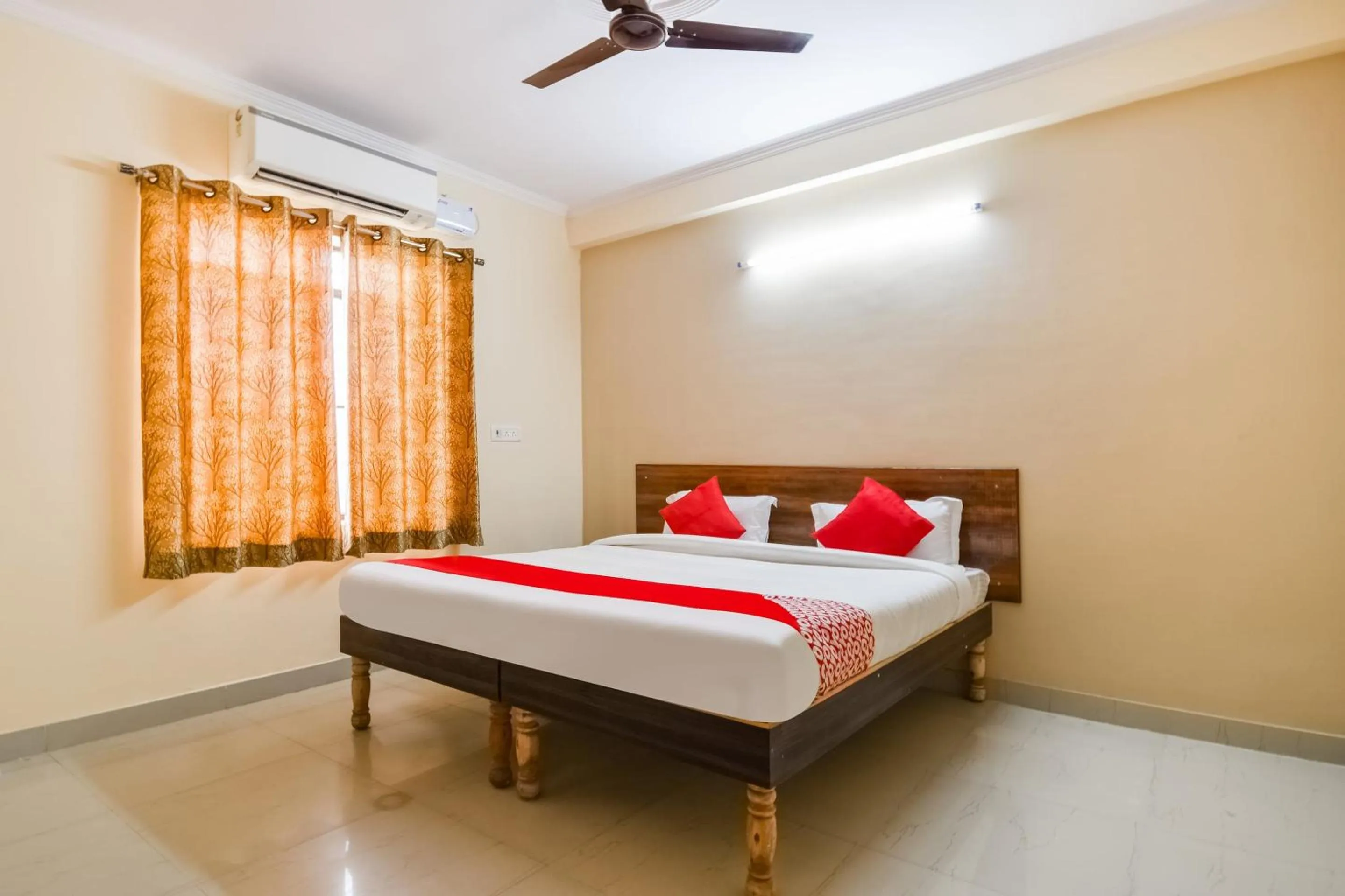 Bedroom, Bed in Hotel O Krishna