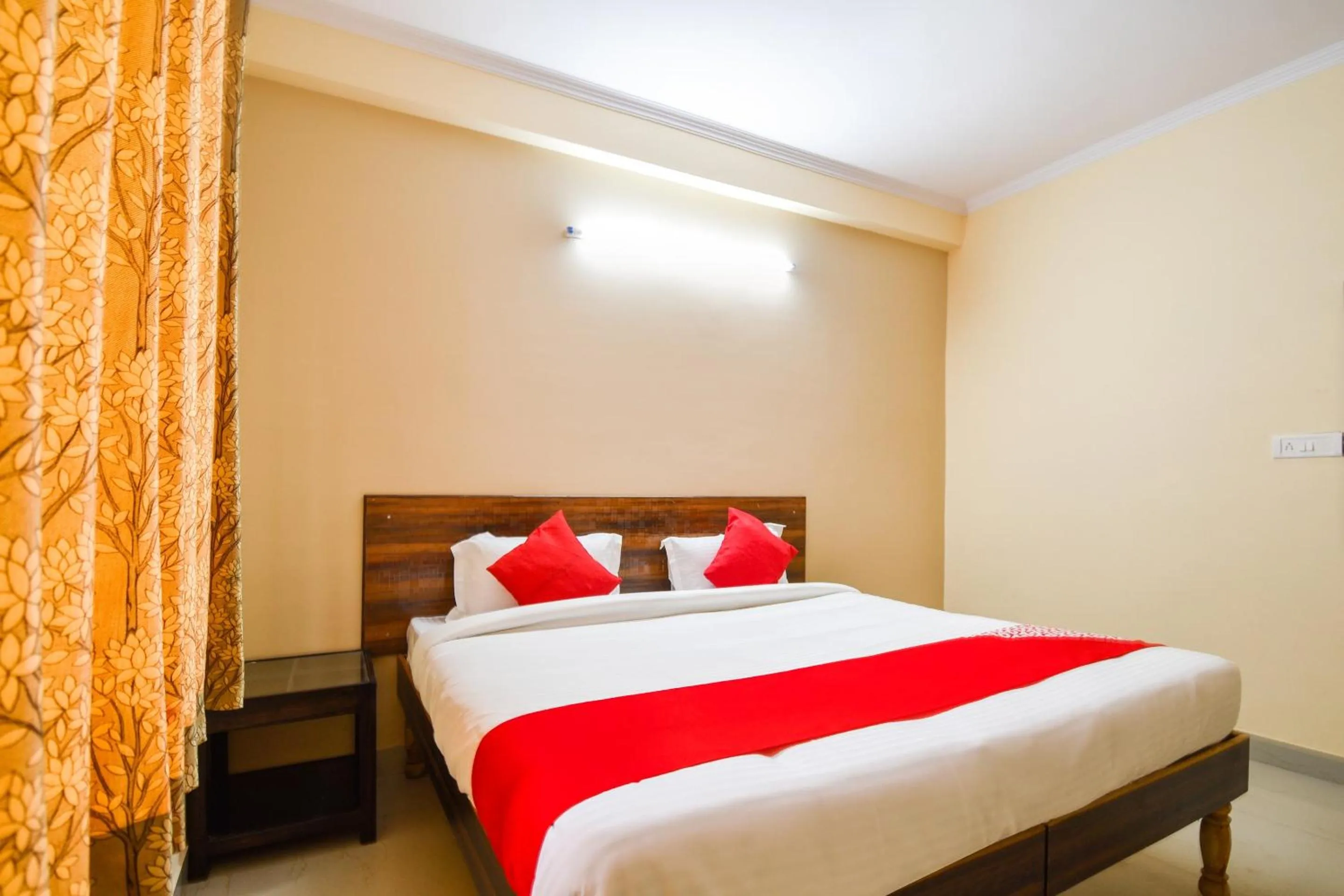 Bedroom, Bed in Hotel O Krishna