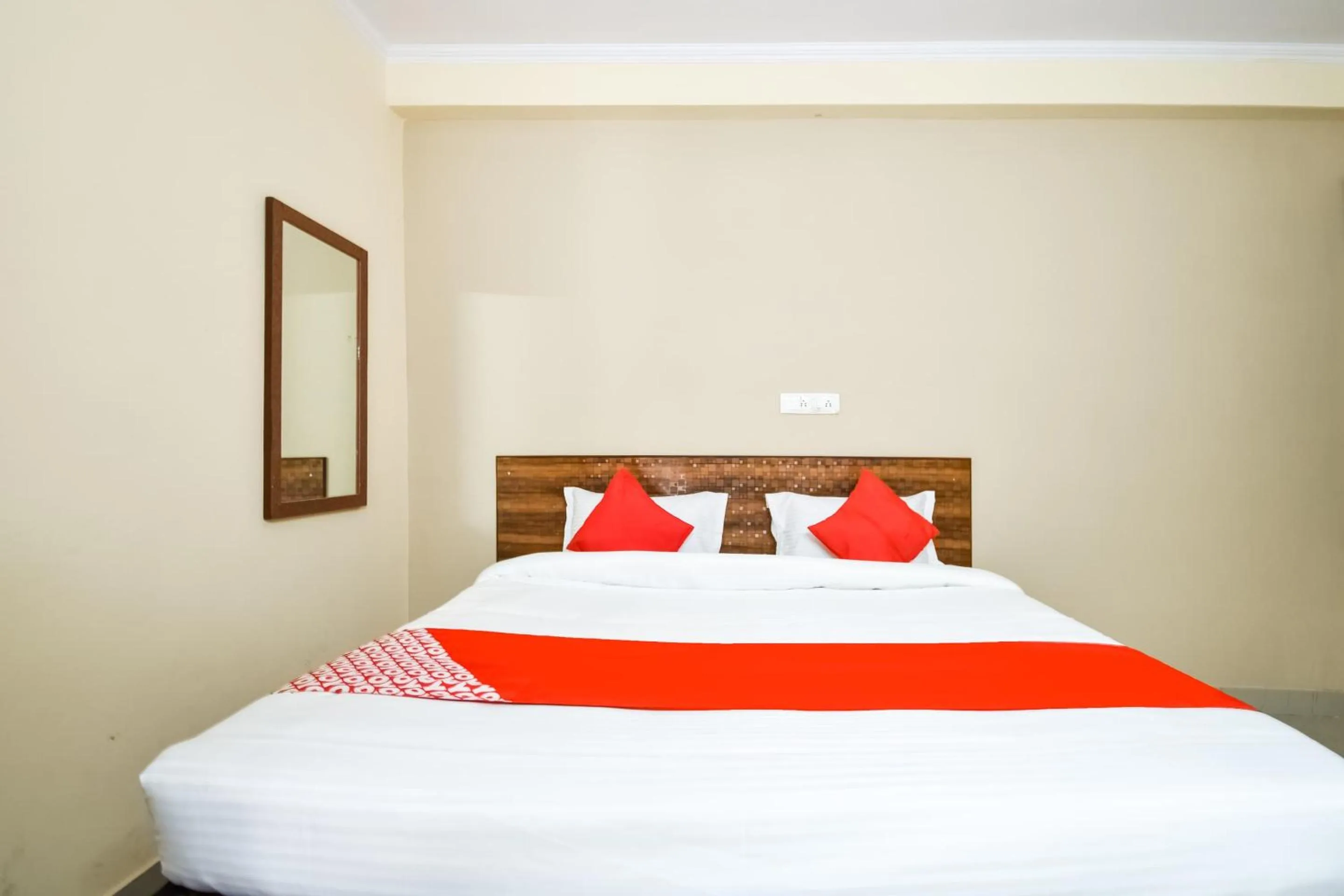 Bedroom, Bed in Hotel O Krishna