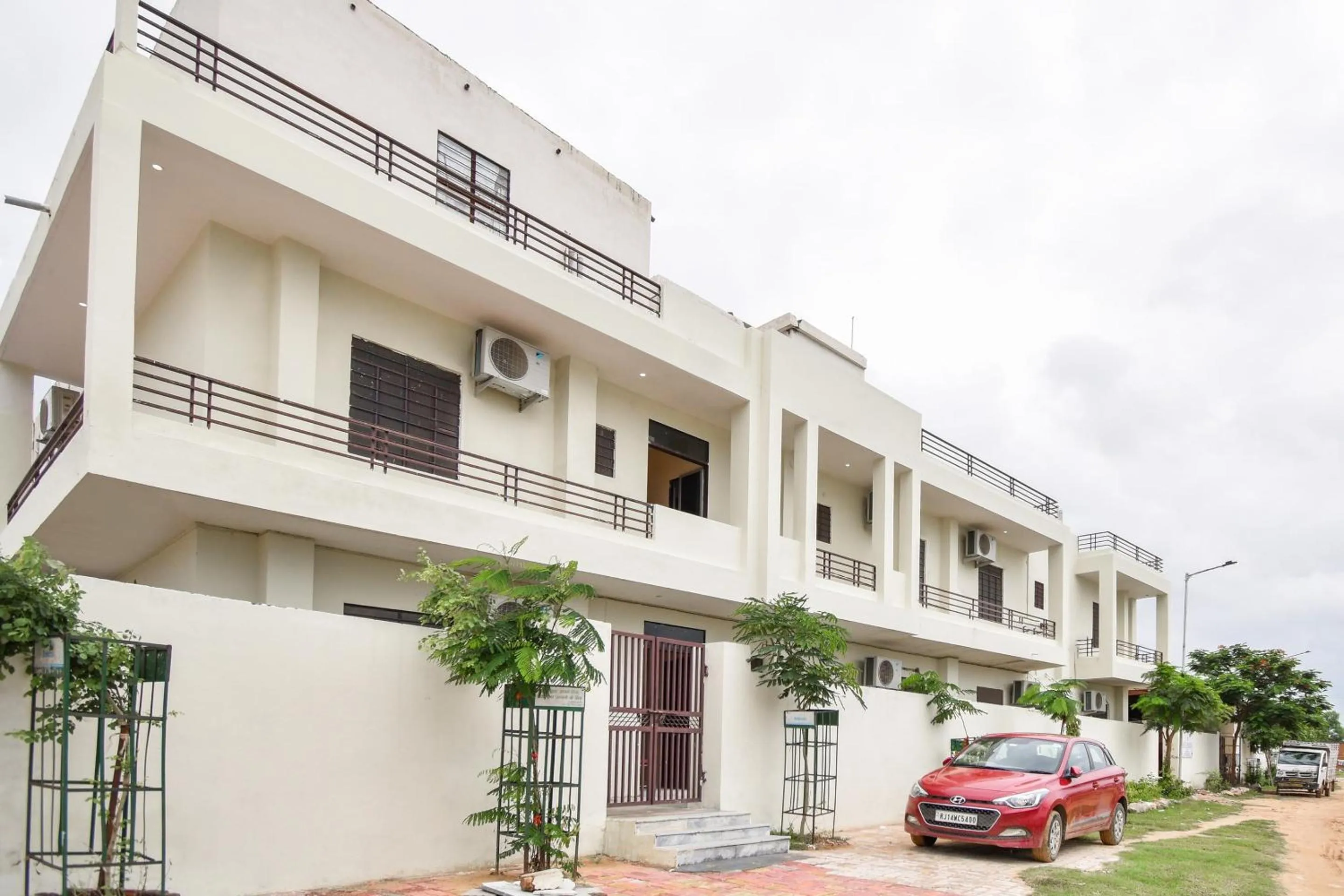 Facade/entrance in Hotel O Krishna