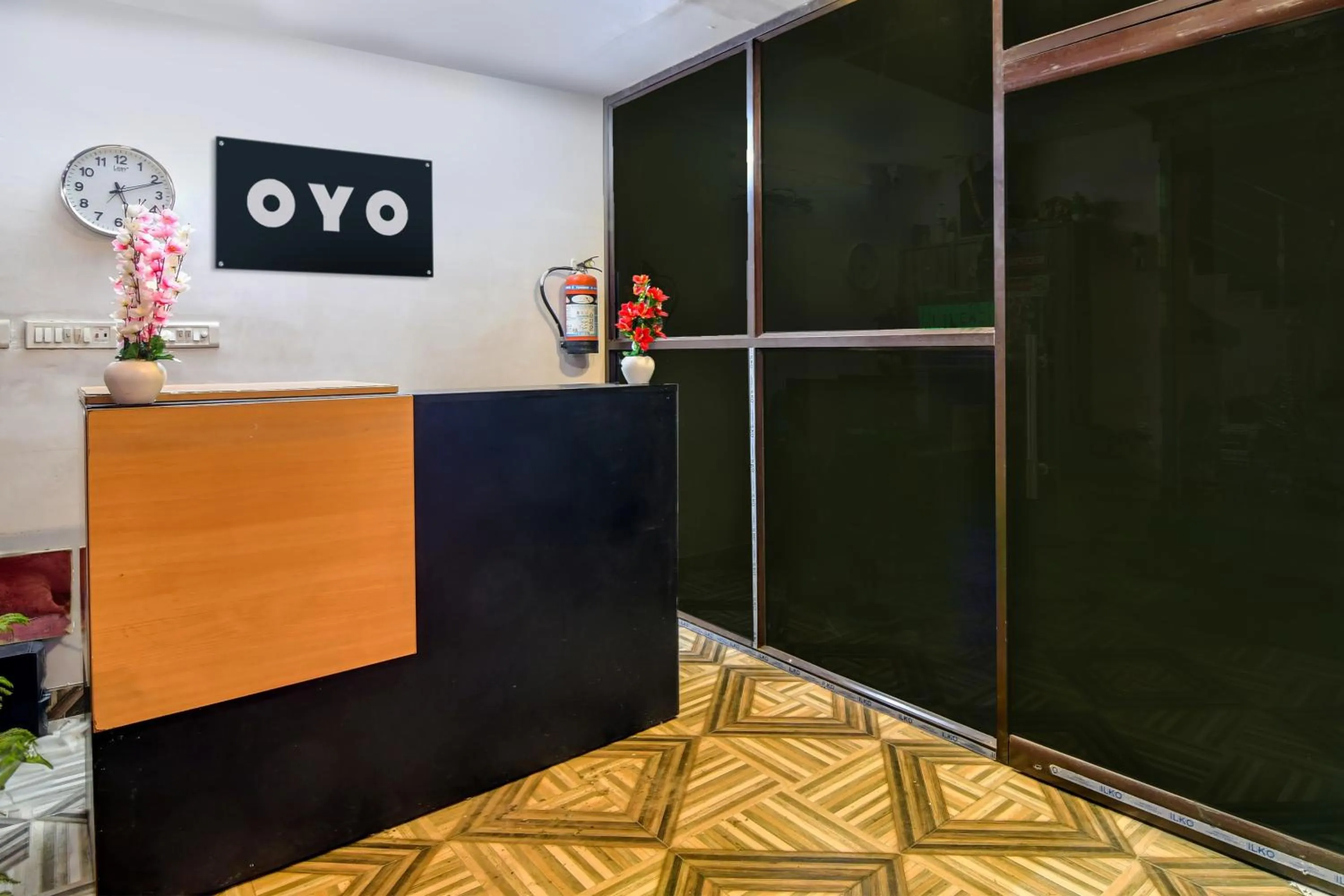 Lobby or reception in Hotel O Sunshine Near Netaji Subhash Chandra Bose International Airport