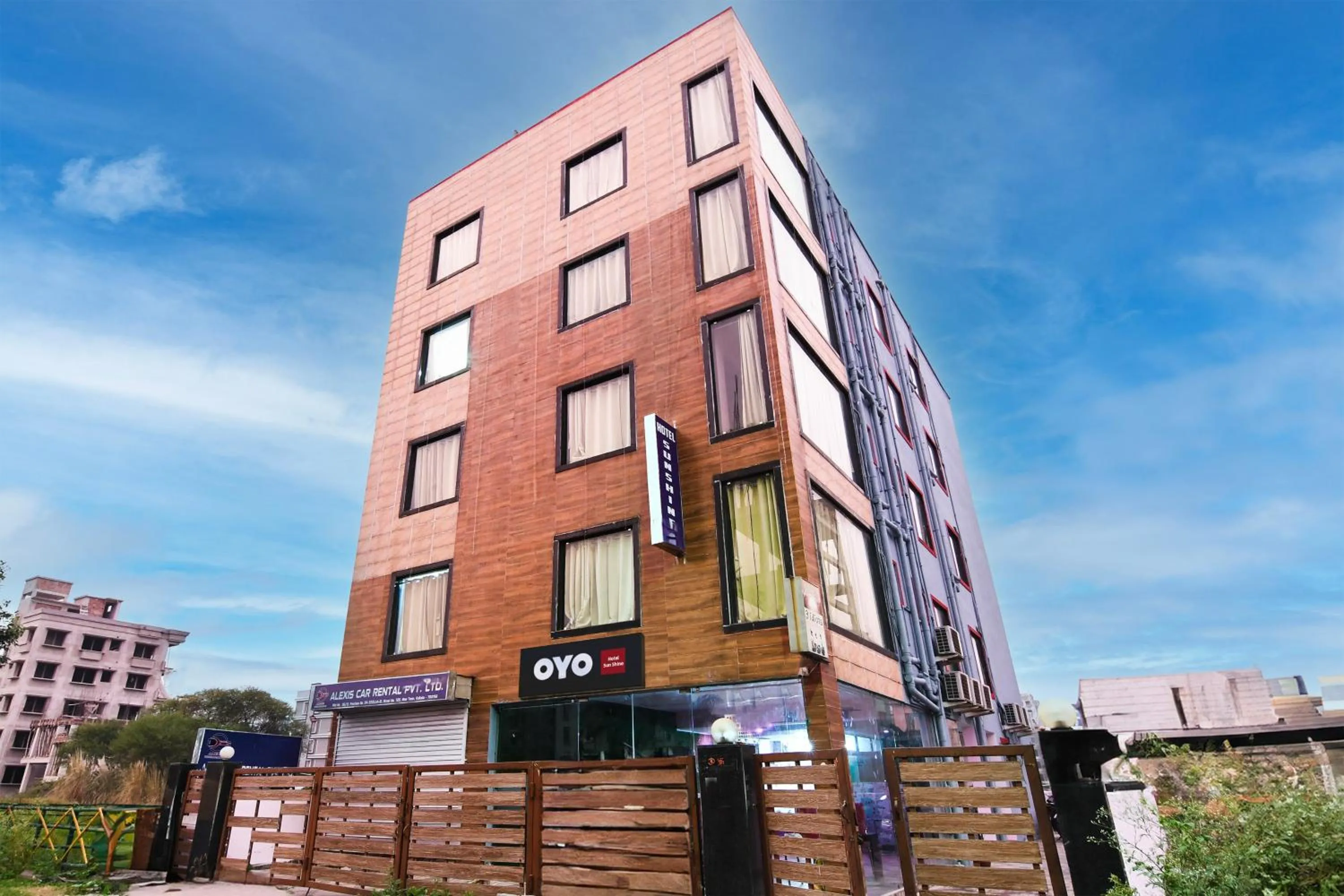 Facade/entrance in Hotel O Sunshine Near Netaji Subhash Chandra Bose International Airport