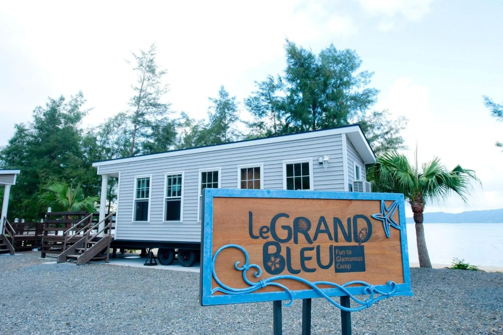Facade/entrance in Le Grand Bleu