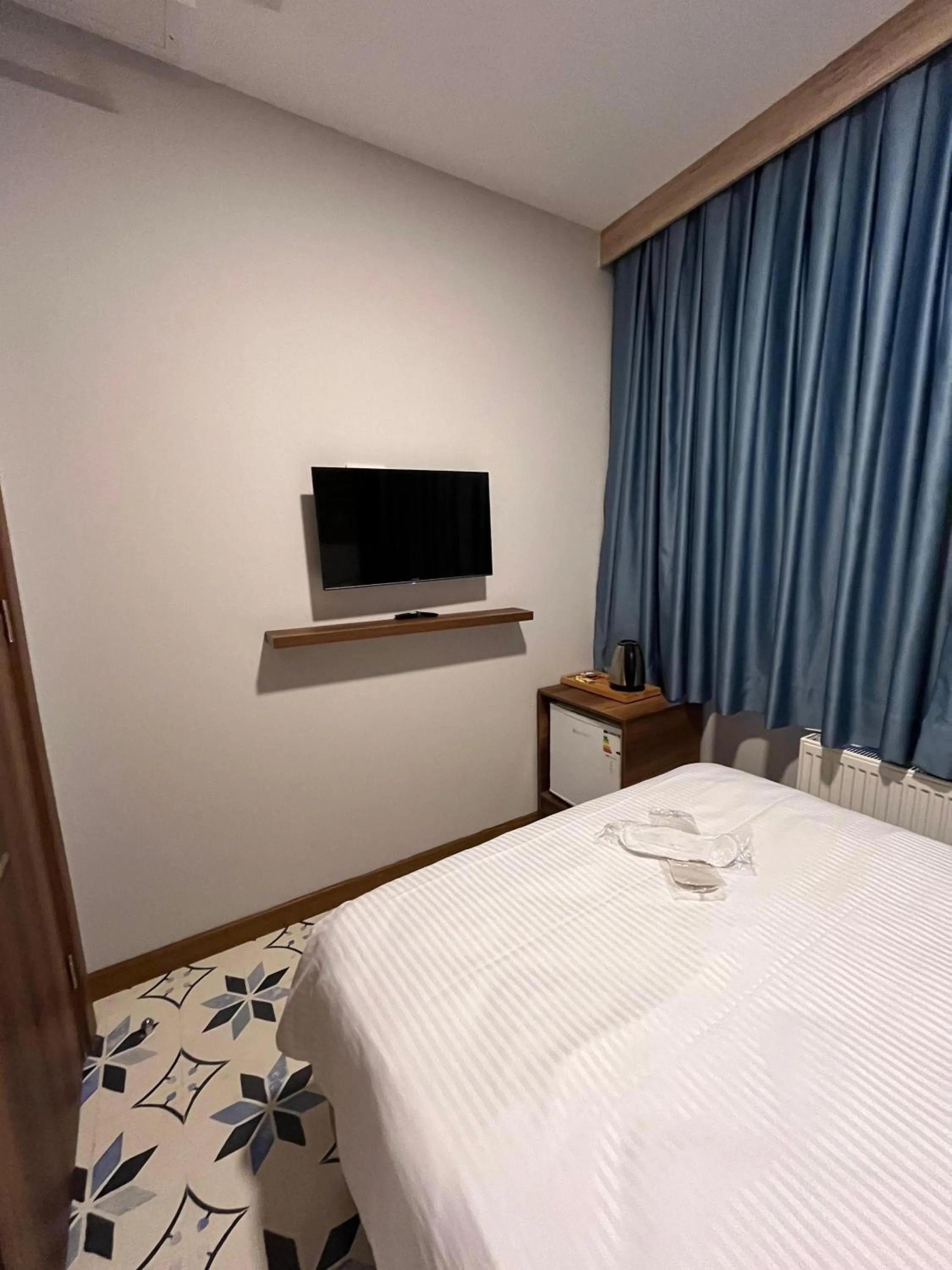 TV and multimedia in Andi Hotel