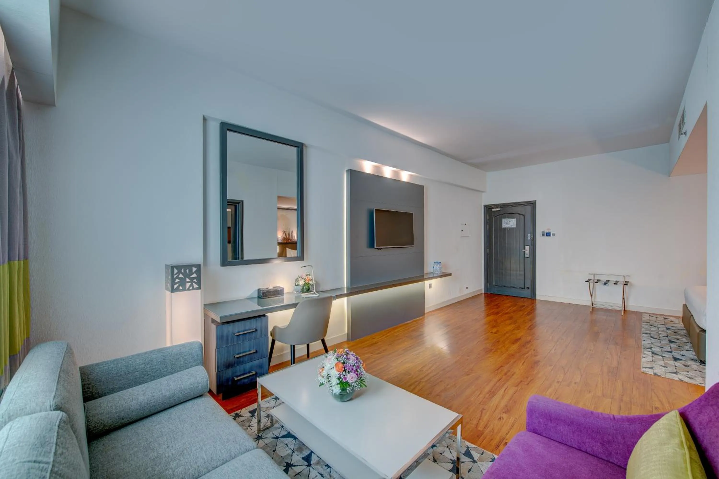 Living room in Howard Johnson Plaza by Wyndham Dubai Deira